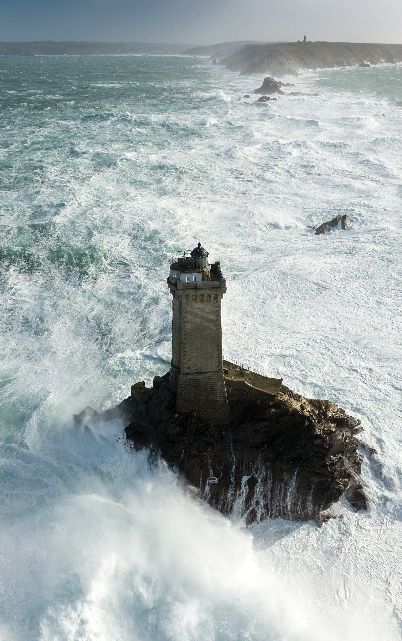 tempête et forte houle à la pointe du raz