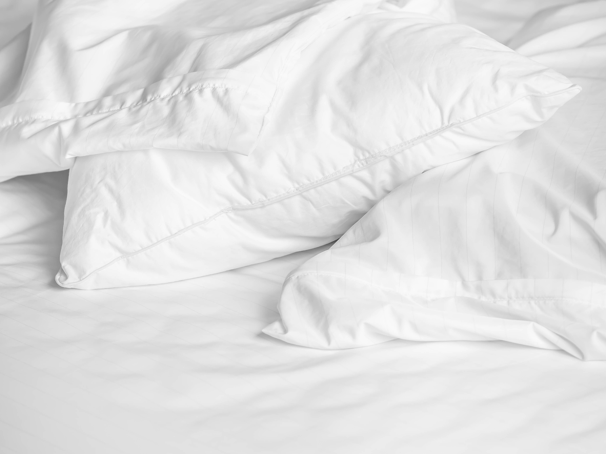 深灰色床品：经典款，易于搭配的中性色