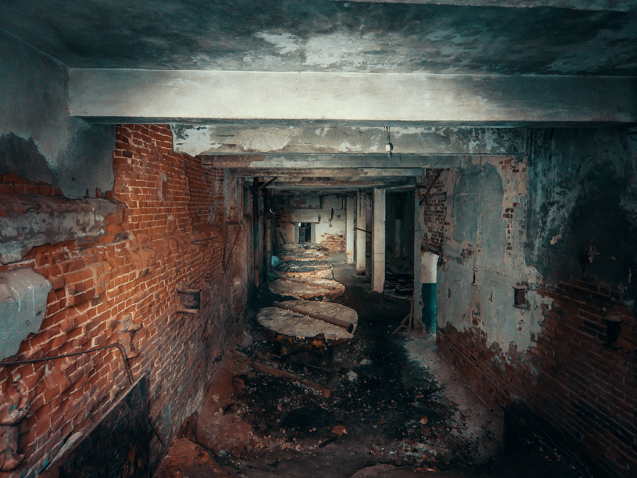 恐怖逃生室手游更新：全新场景、谜题和刺激体验！