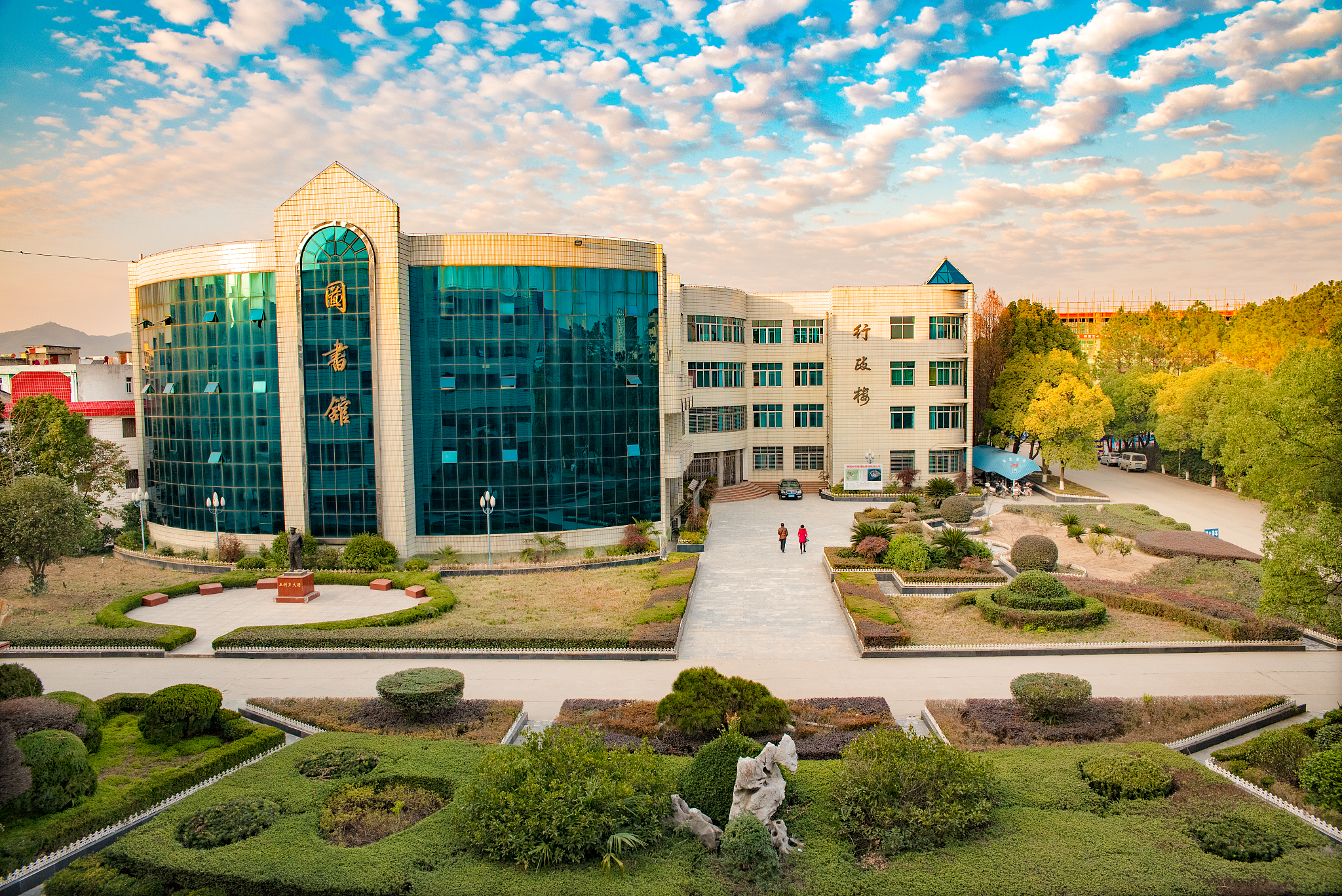 中等职业技术学校高星级饭店运营与管理专业班主任寄语和班级口号