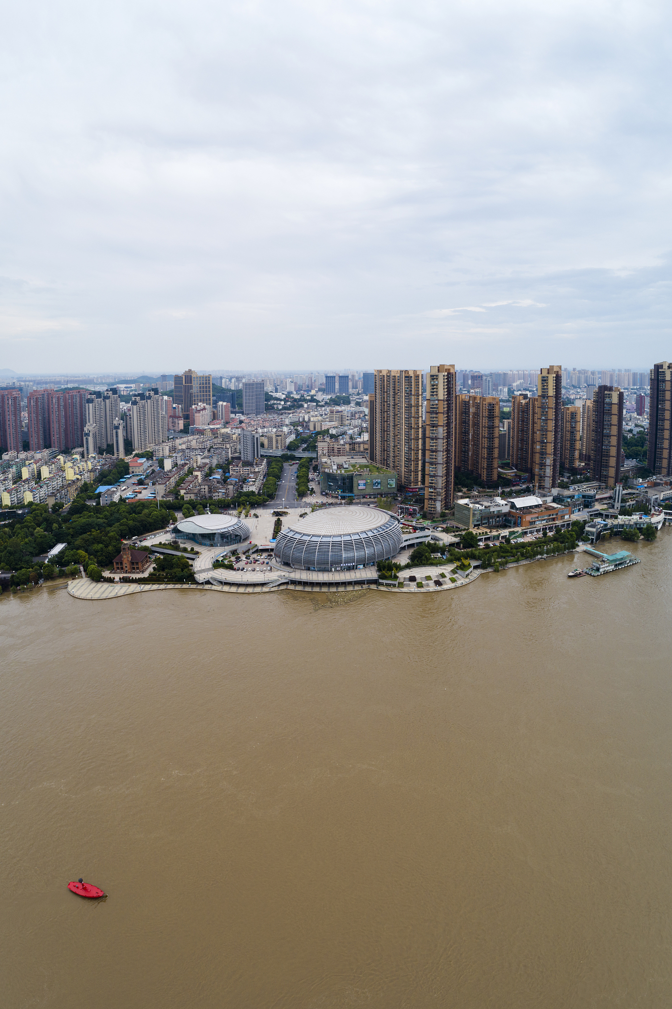 金沙江滨江旅游城市宣传标语：尽享滨江之美