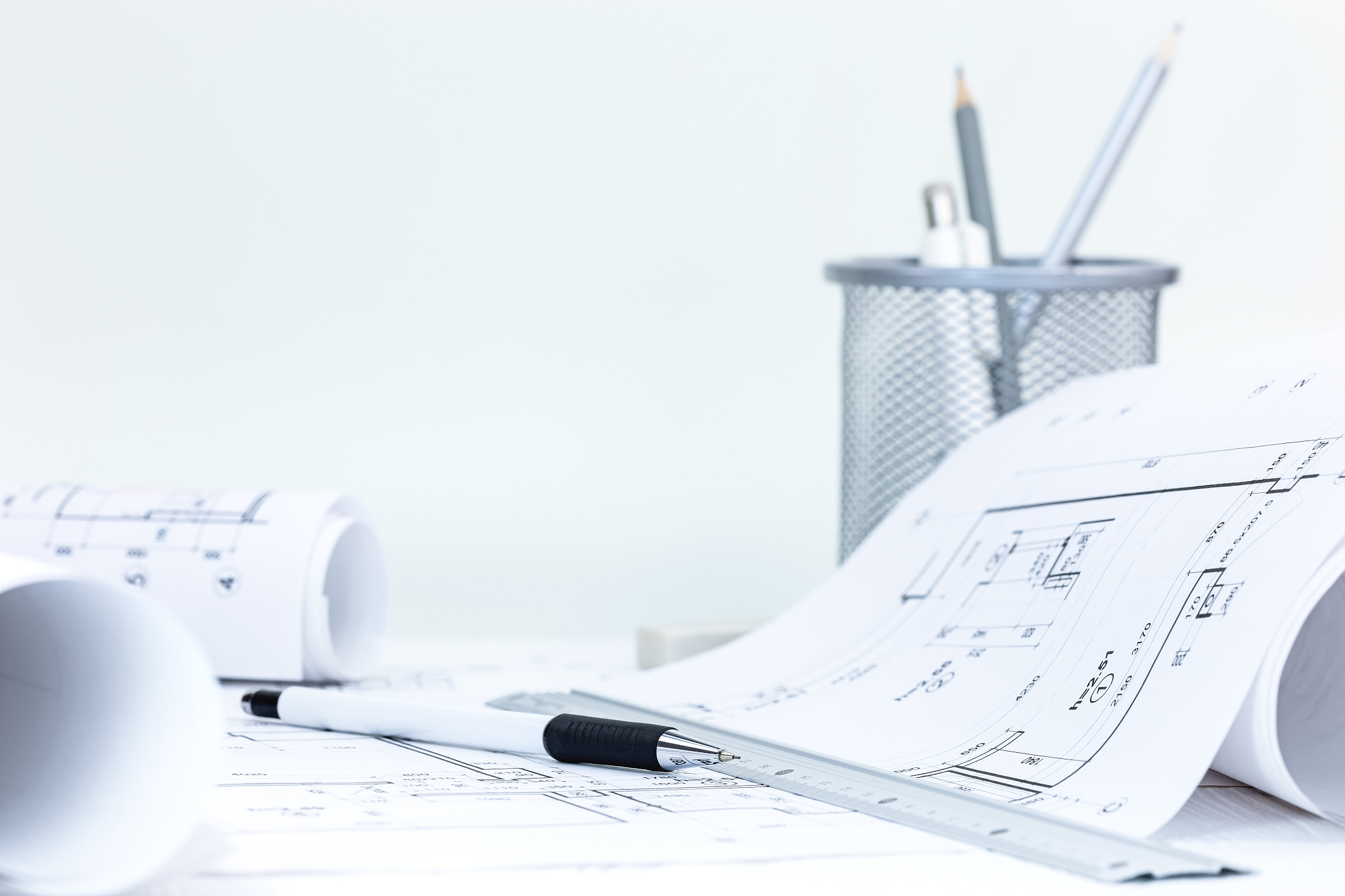 你作为一名小学的办公室主任需要按照以下三个方面存在的问题撰写一份下一步改进的工作计划一是欠缺学习知识的广度和深度。二是站位不高眼界不够开阔缺乏主动思考超前谋划的意识。三是创新突破不多存在思维定式。