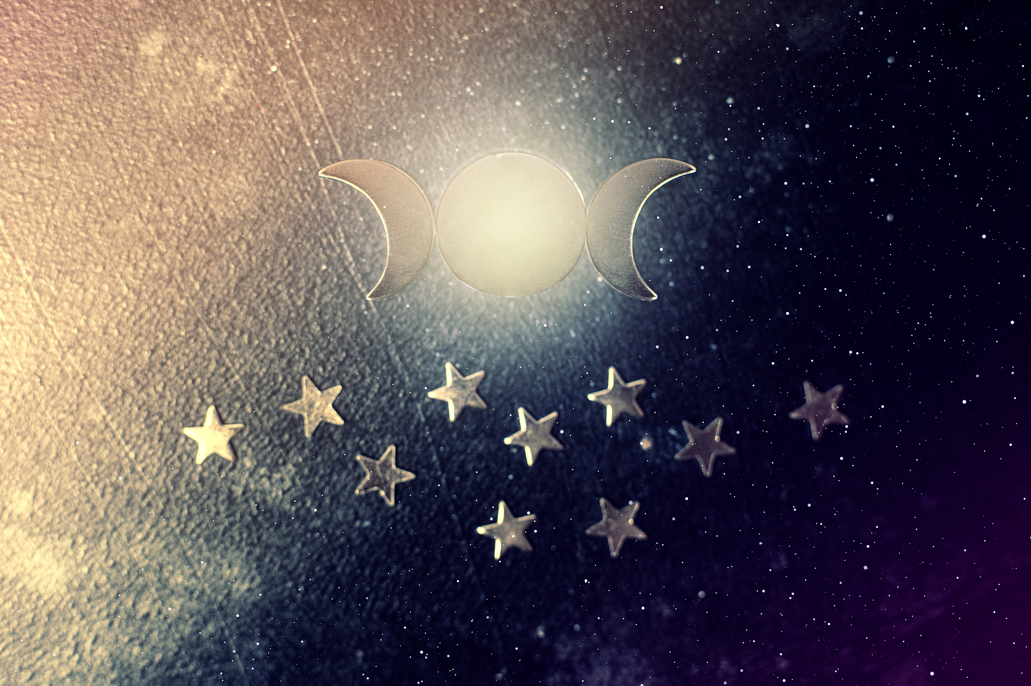 肺不舒服抽塔罗想知道起因现状和发展情况抽出正位圣杯二正位月亮逆位宝剑皇后请问怎么解读