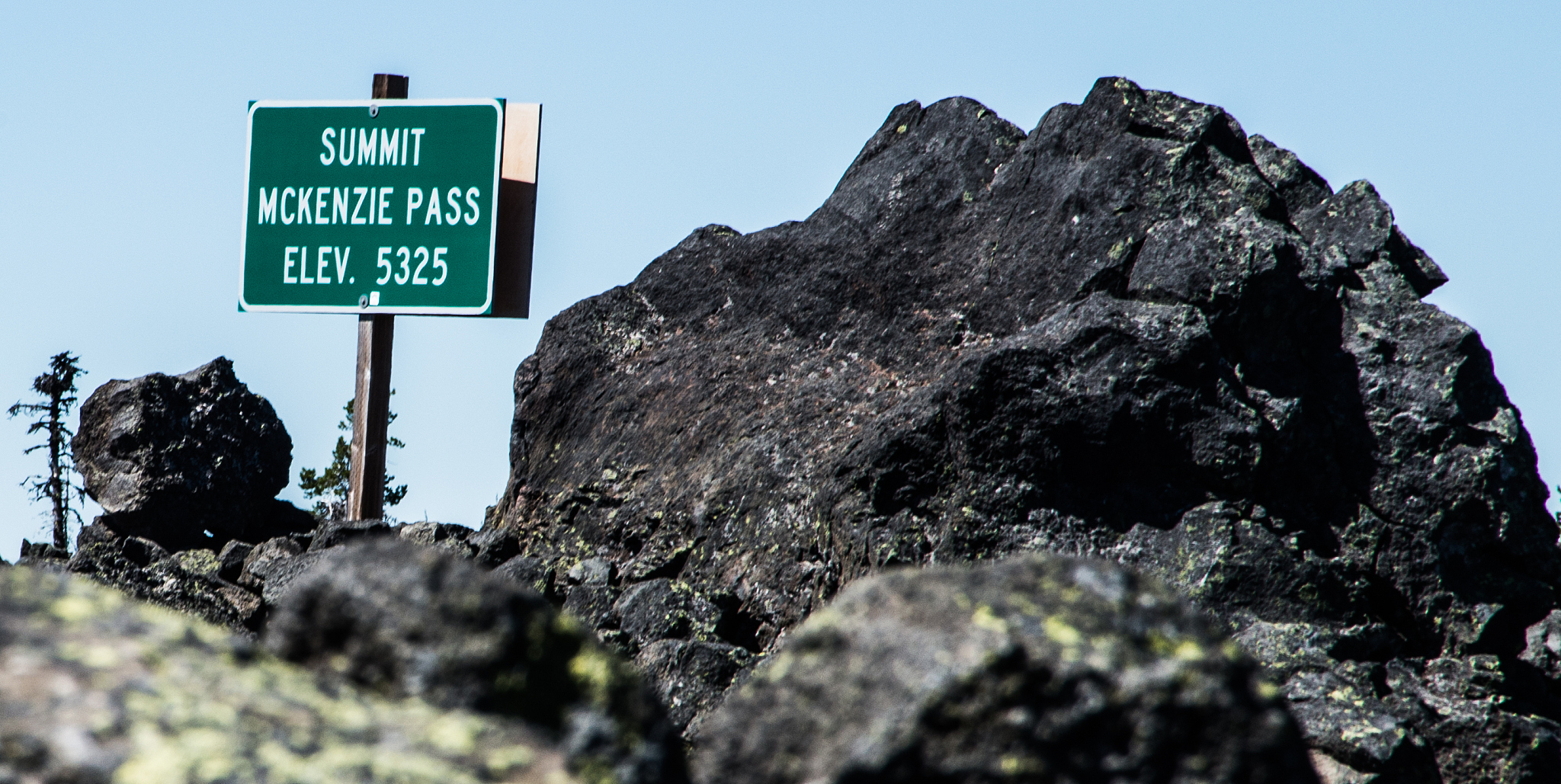 mckenzie pass summit highway sign
