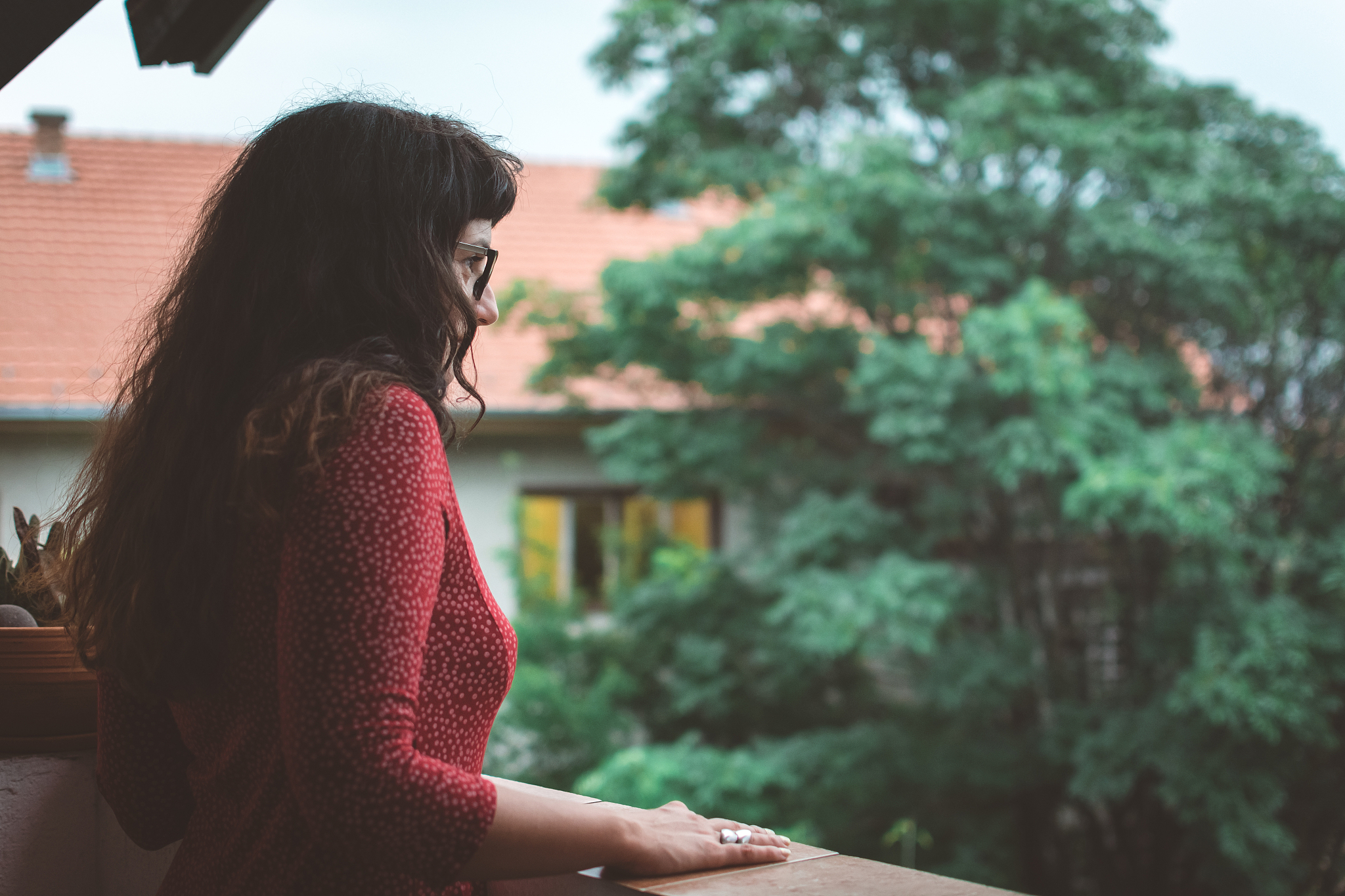 女生突然冷淡，说心情不好，怎么办？