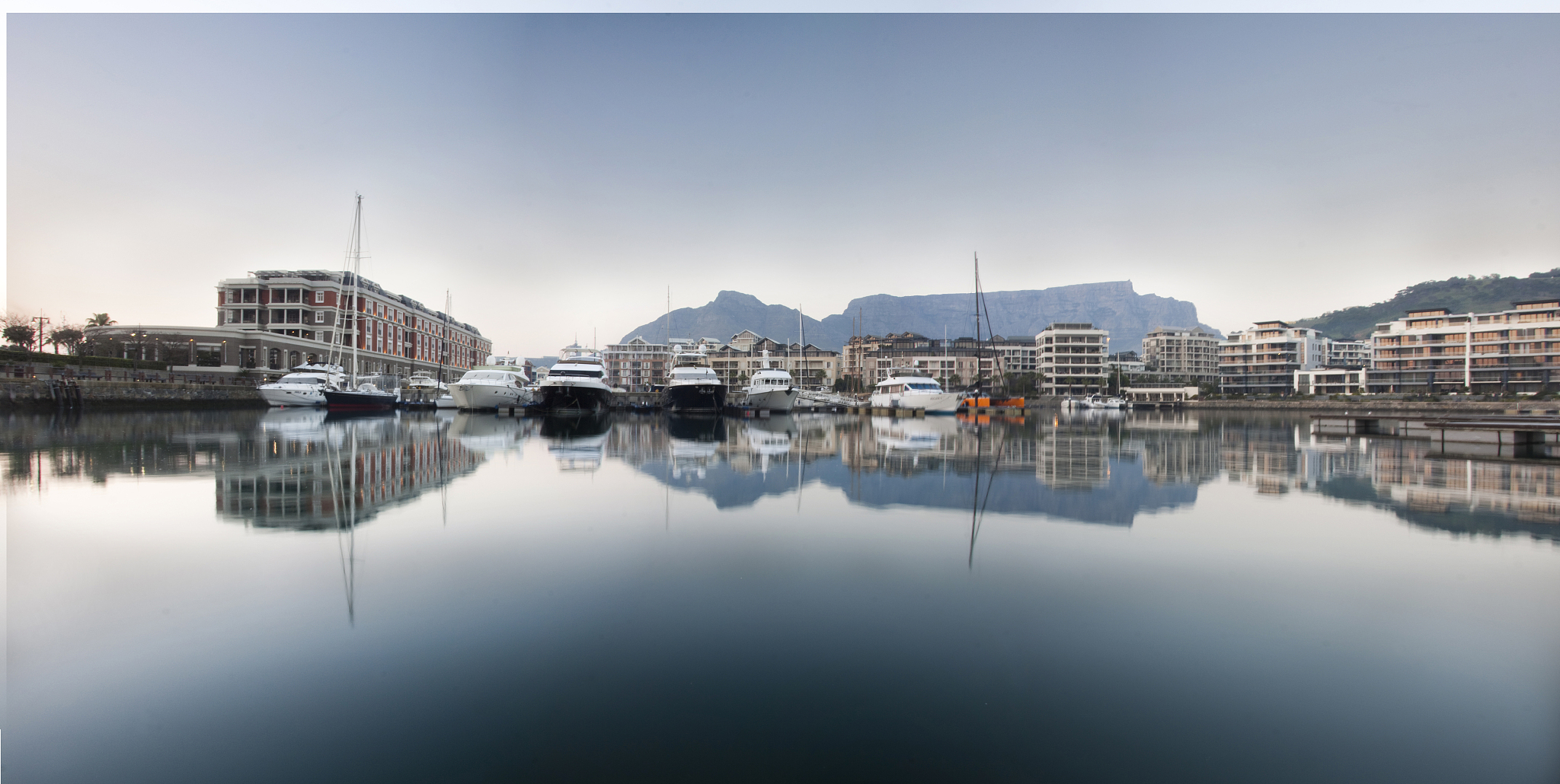 waterfront cape town panoramic reflection with nuetral lighting