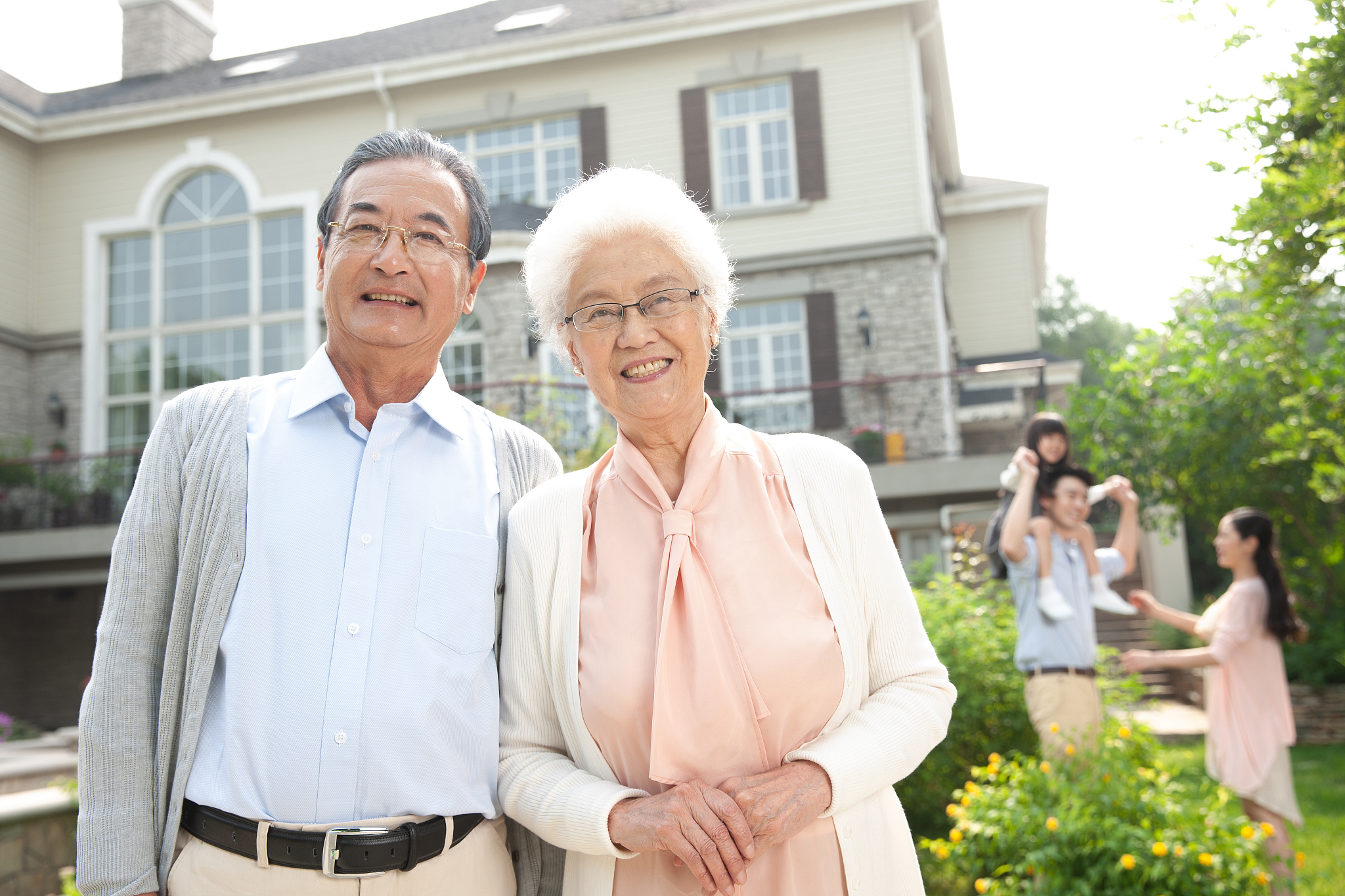 形容一个老 人非常开心的10句子