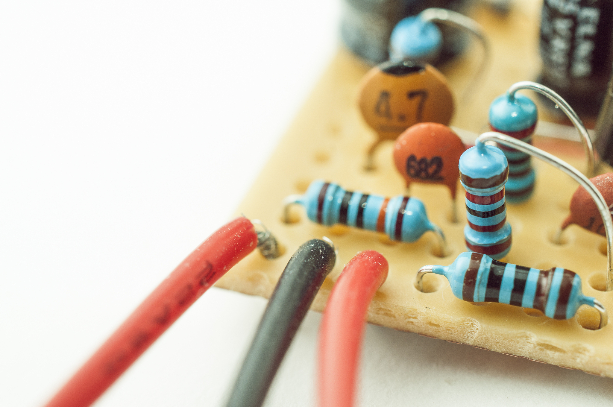 广州市电子信息学校2022年招生简章 - 培养电子信息领域人才