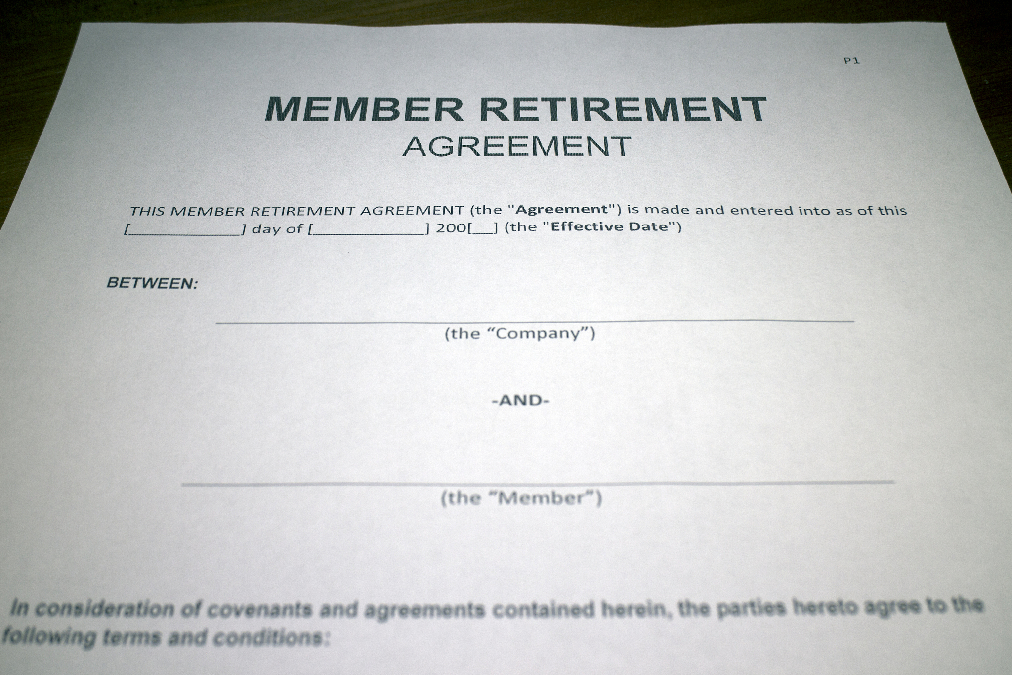 取締役の員数第１８条 当会社の取締 役は １名以上を置く 。取 締役の選任第１９条 当会社の 取締役は、当会社の株主 中 より株主総会において選任する。 ただし 、必要がある時は、株主以外の者から選任することを妨げない。２ 当会社の取締役は、株主総会において、 議決権 を 行使 す る こ と が で き る 株主の議決権の３分 の１以上を有する株主が出席し、その議決権の過半数によって選任する。３