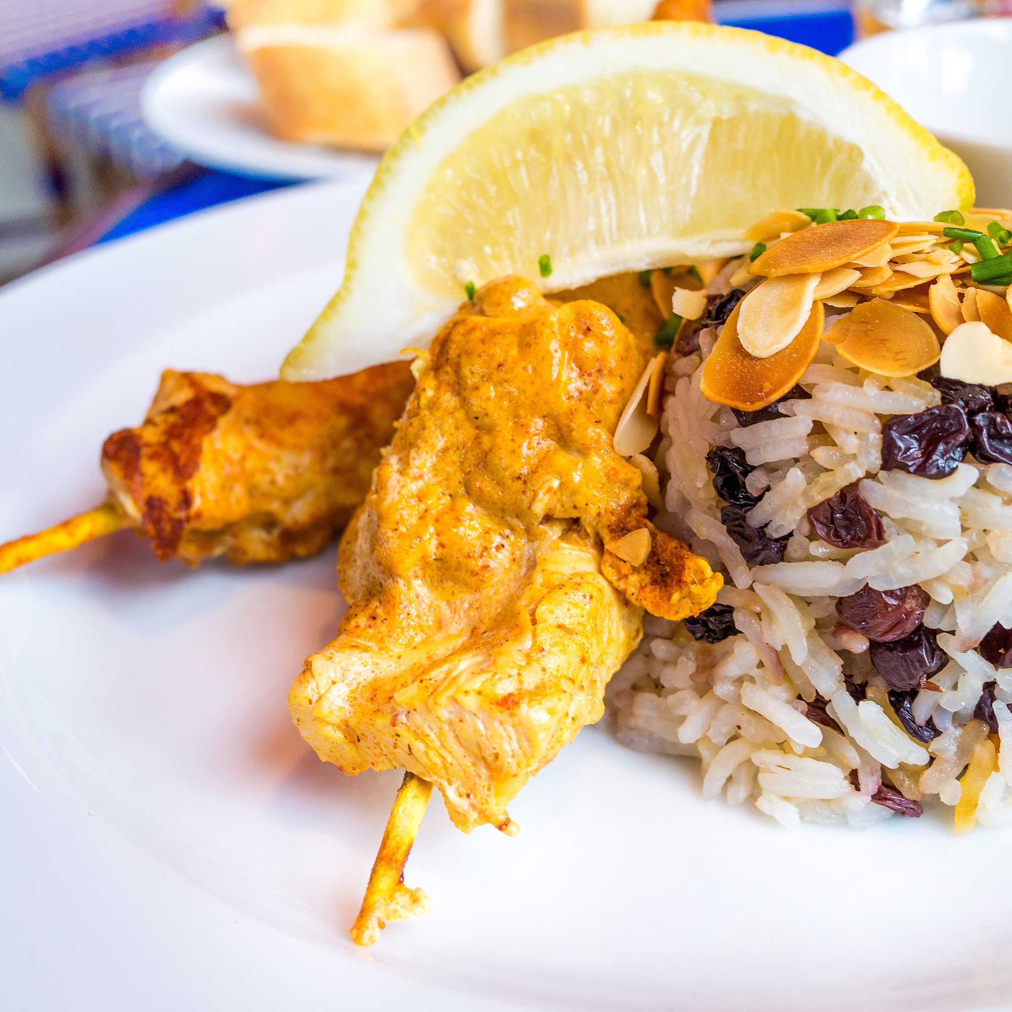 30字脆皮鸡煎蛋：酥脆美味，鲜嫩蛋黄，经典搭配！