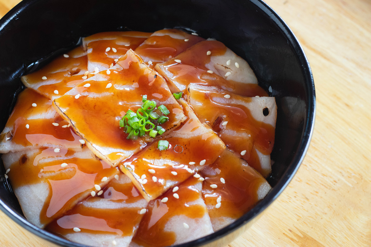 红油抄手：川菜小清新美食，鲜香麻辣，回味无穷！
