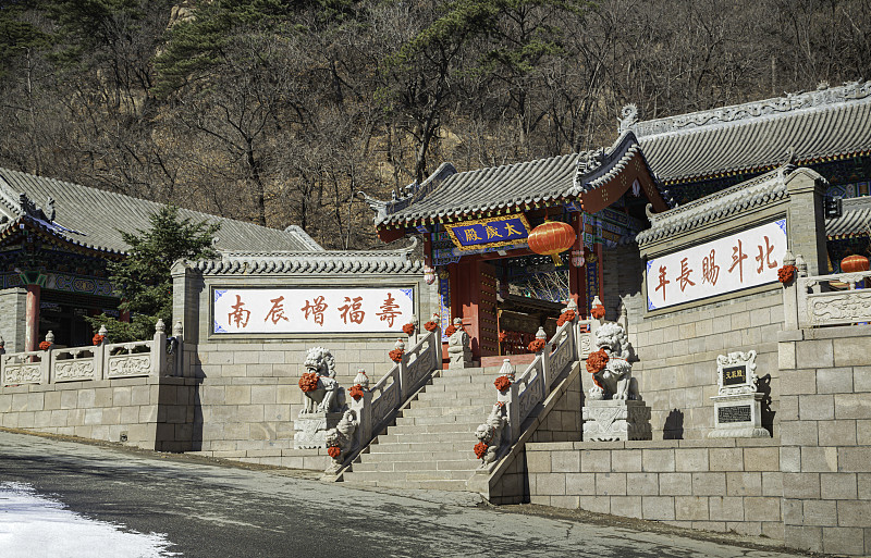 千山门票是通票吗+都能去哪个景点帮我用210字详细描述