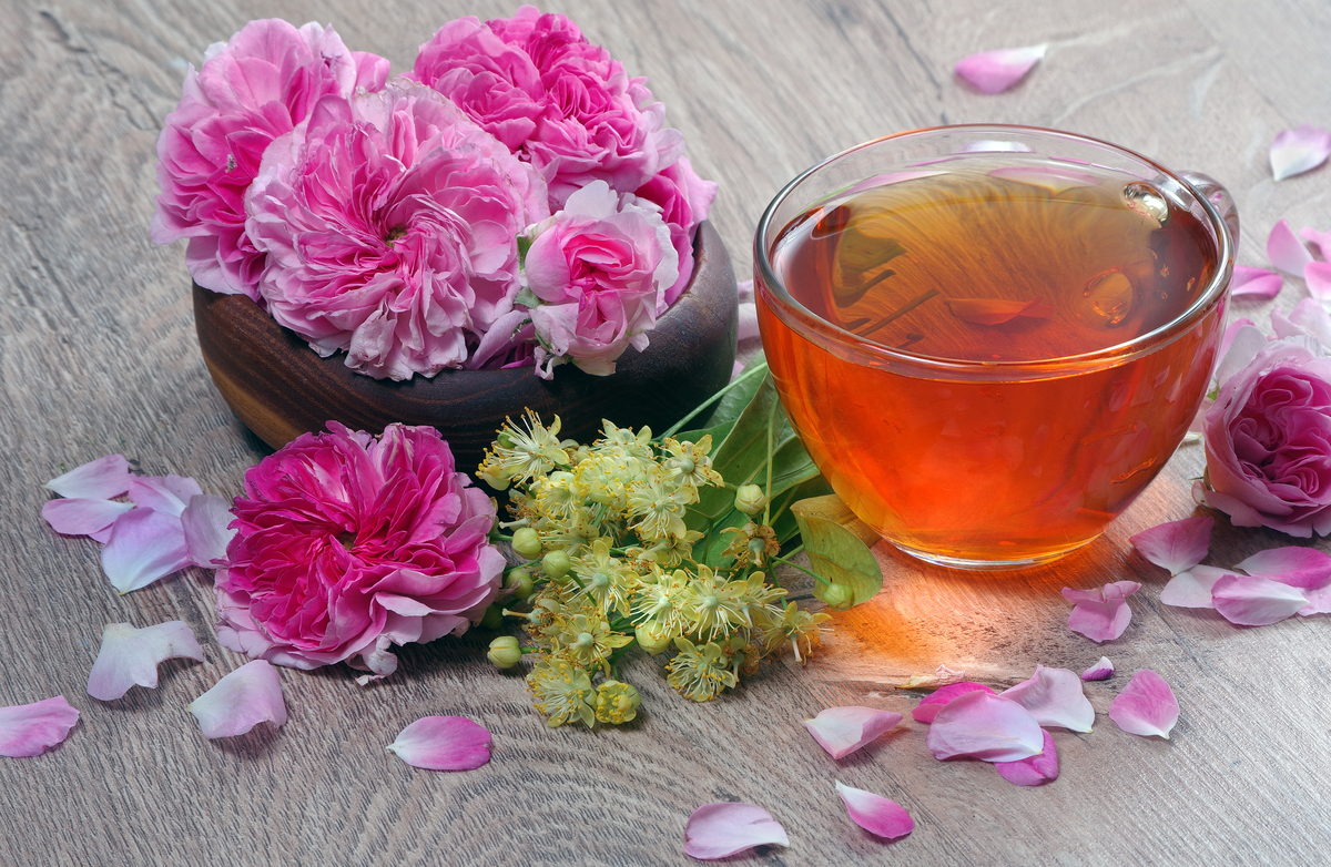 [玫瑰花陈皮龙眼茶的做法]_玫瑰花陈皮龙眼茶怎么做_美容养颜的健康茶饮