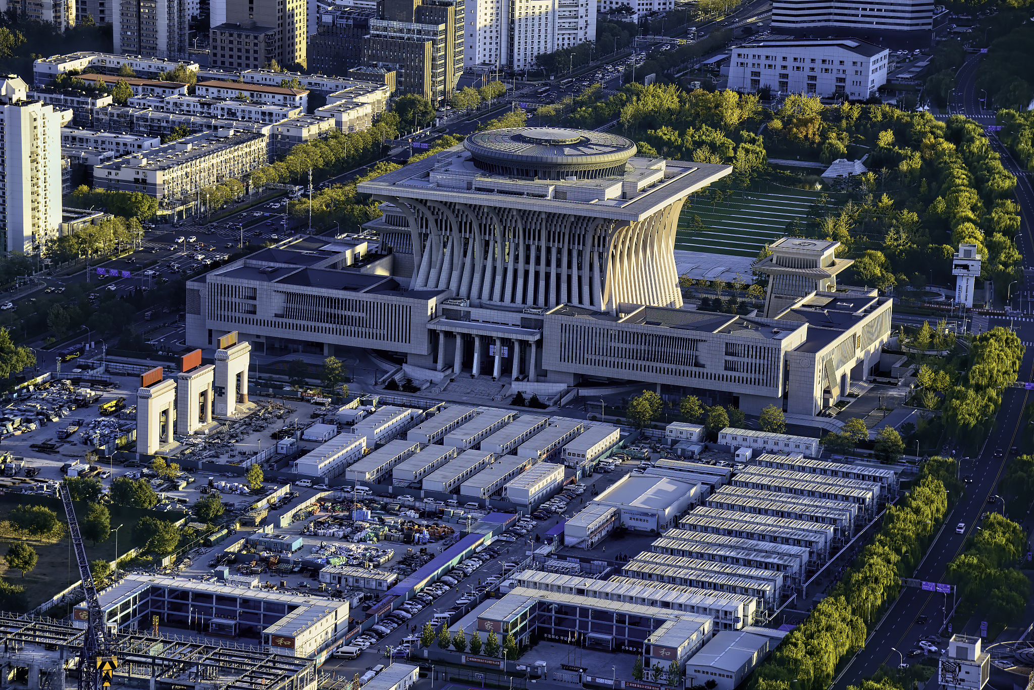 以社会学的研究：了解社会现象的方法为题写一篇1200字文章