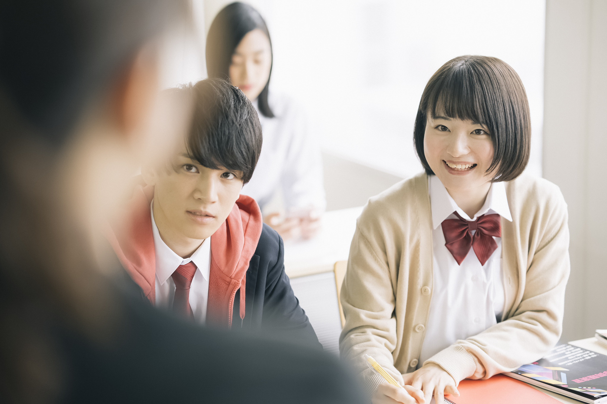 high school students studying 予 備 preparatory school