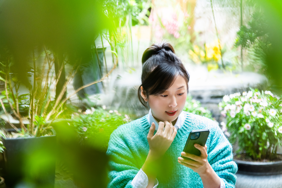 帮我选一款轻便为主拍人像的的微单套机