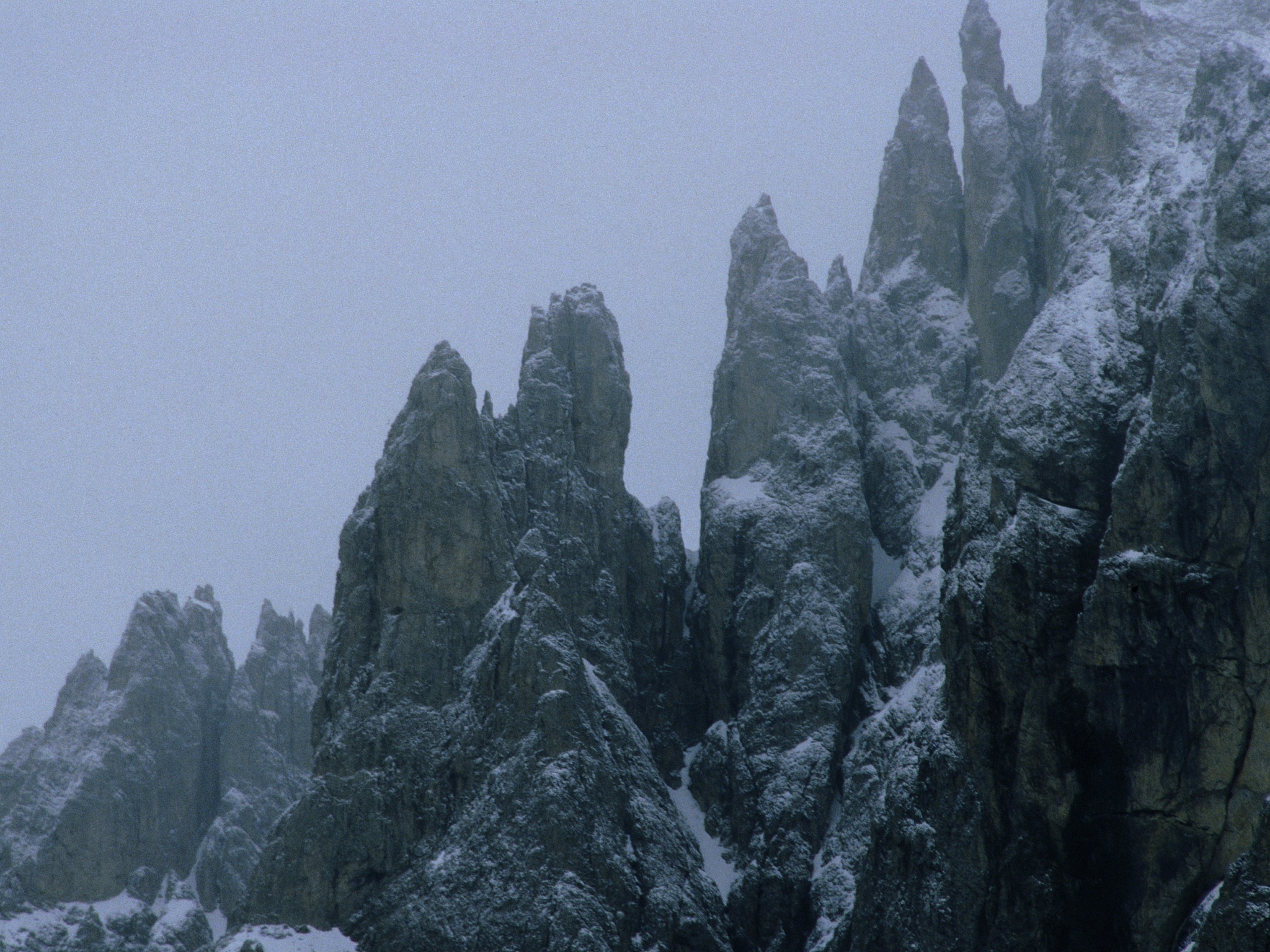 白象似的群山续写