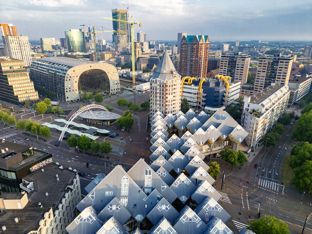 Describe a place you know very well a building a neighbourhood or a city etcYour essay should be of at least 150 wordsYou should state a general impression ab out the placeYou should have details to s