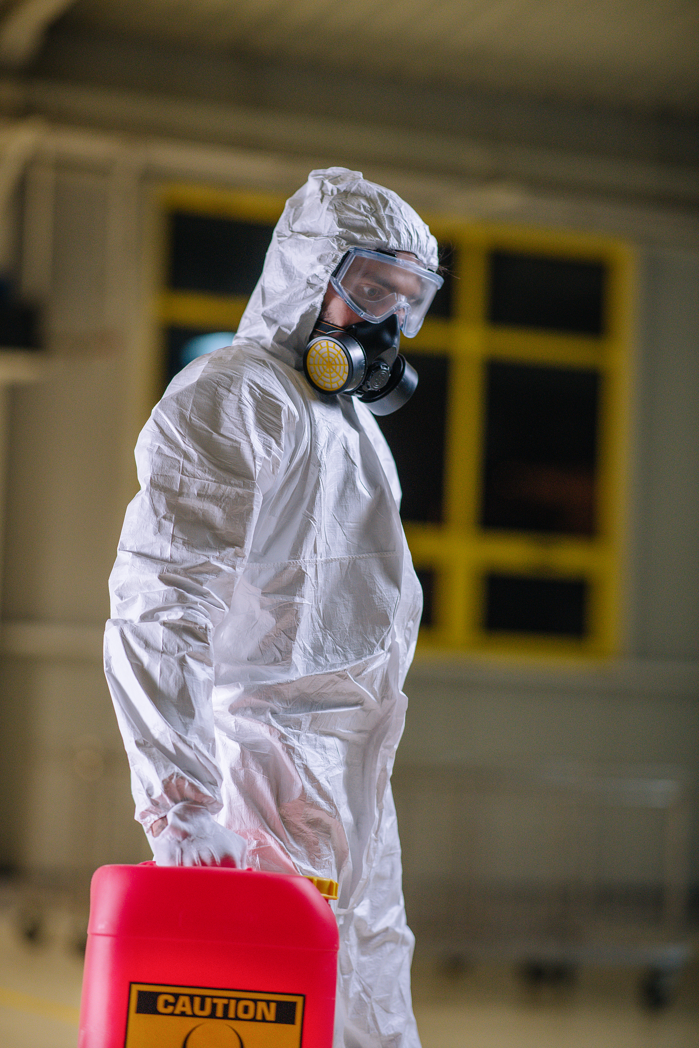 实验室使用过过程中有哪些可能存在的安全隐患及注意事项