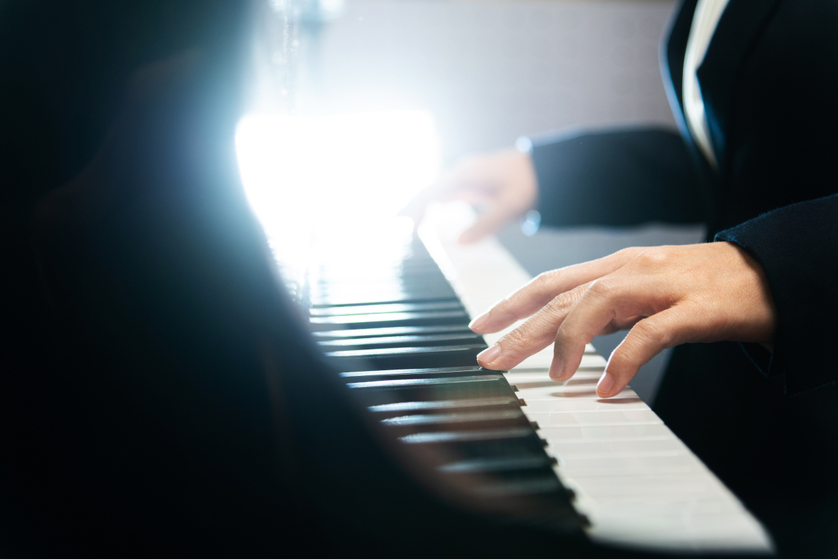 赞美弹琴高手：你的琴技太棒了！