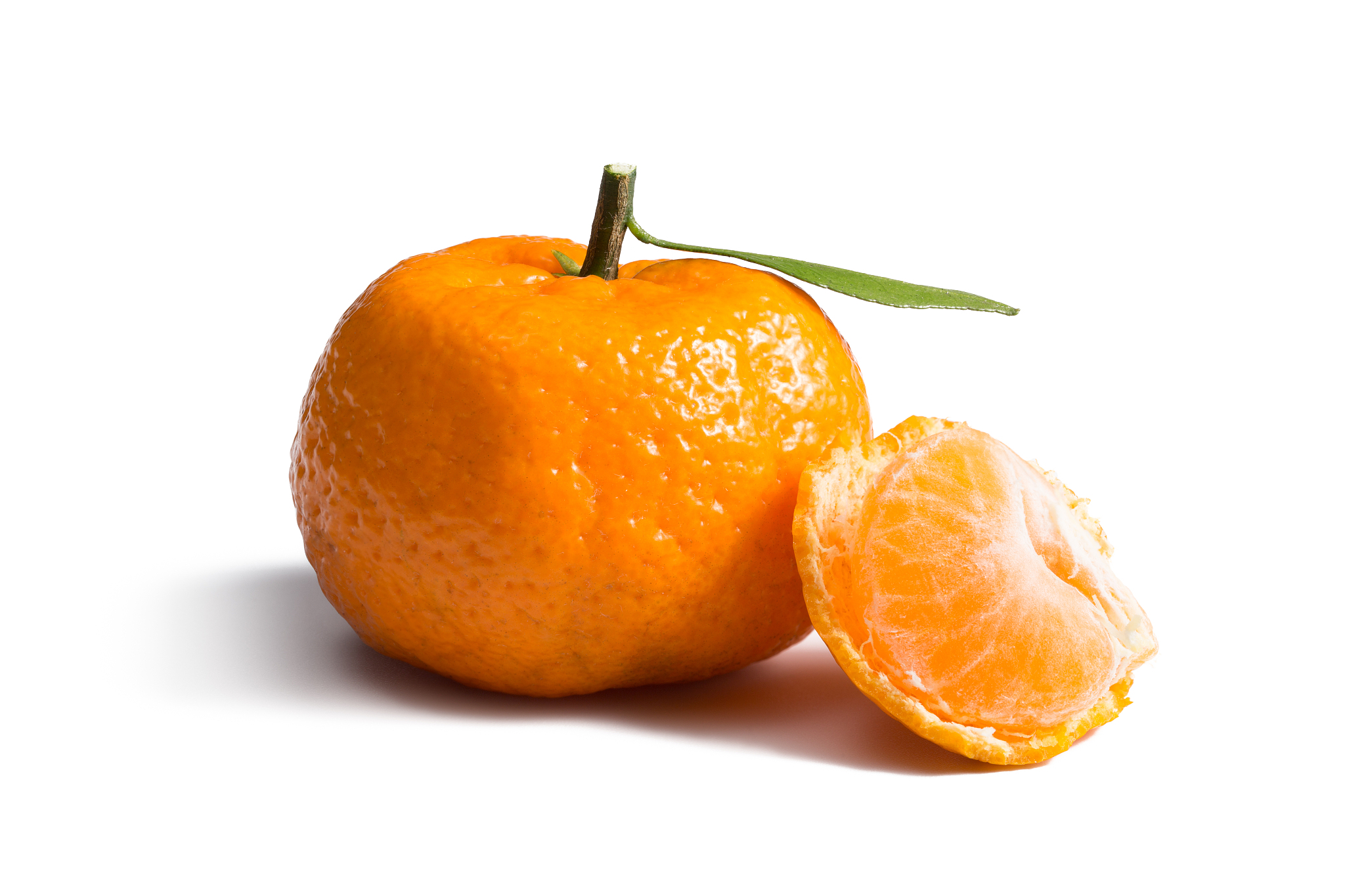 每年，意大利北部的一个小镇都会举办一场为期 3 天的食物大战，届时市民们会聚在一起互相扔 900 吨橙子。但为什么？为什么是橙子？为什么要扔橘子？