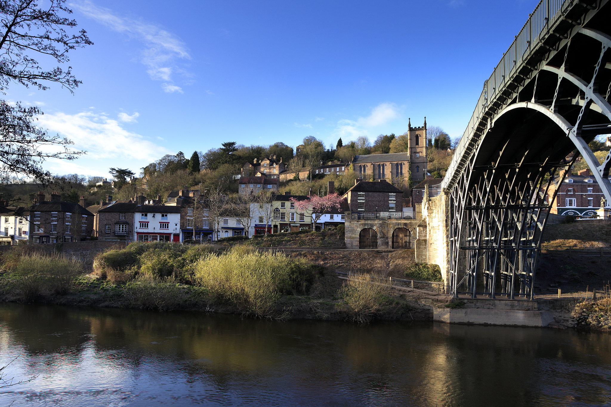 cast iron bridge, river severn, ironbridge town
