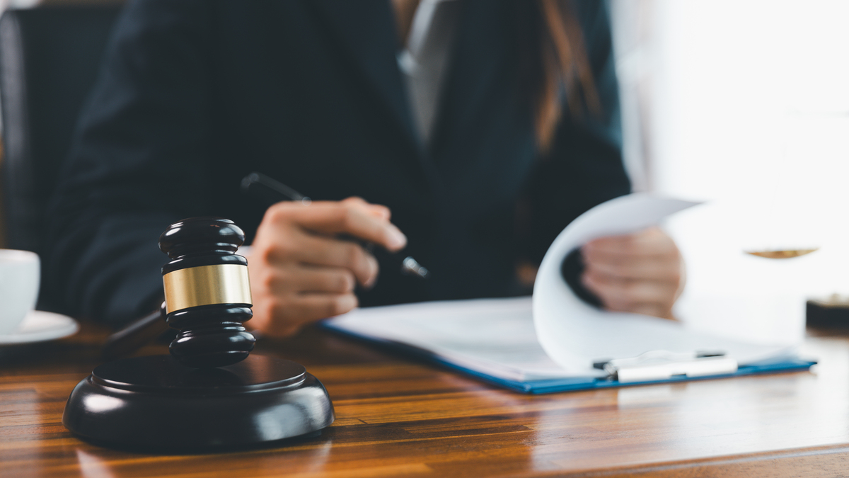 刑事案件律师选择指南：如何选择一个优秀的律师团队？