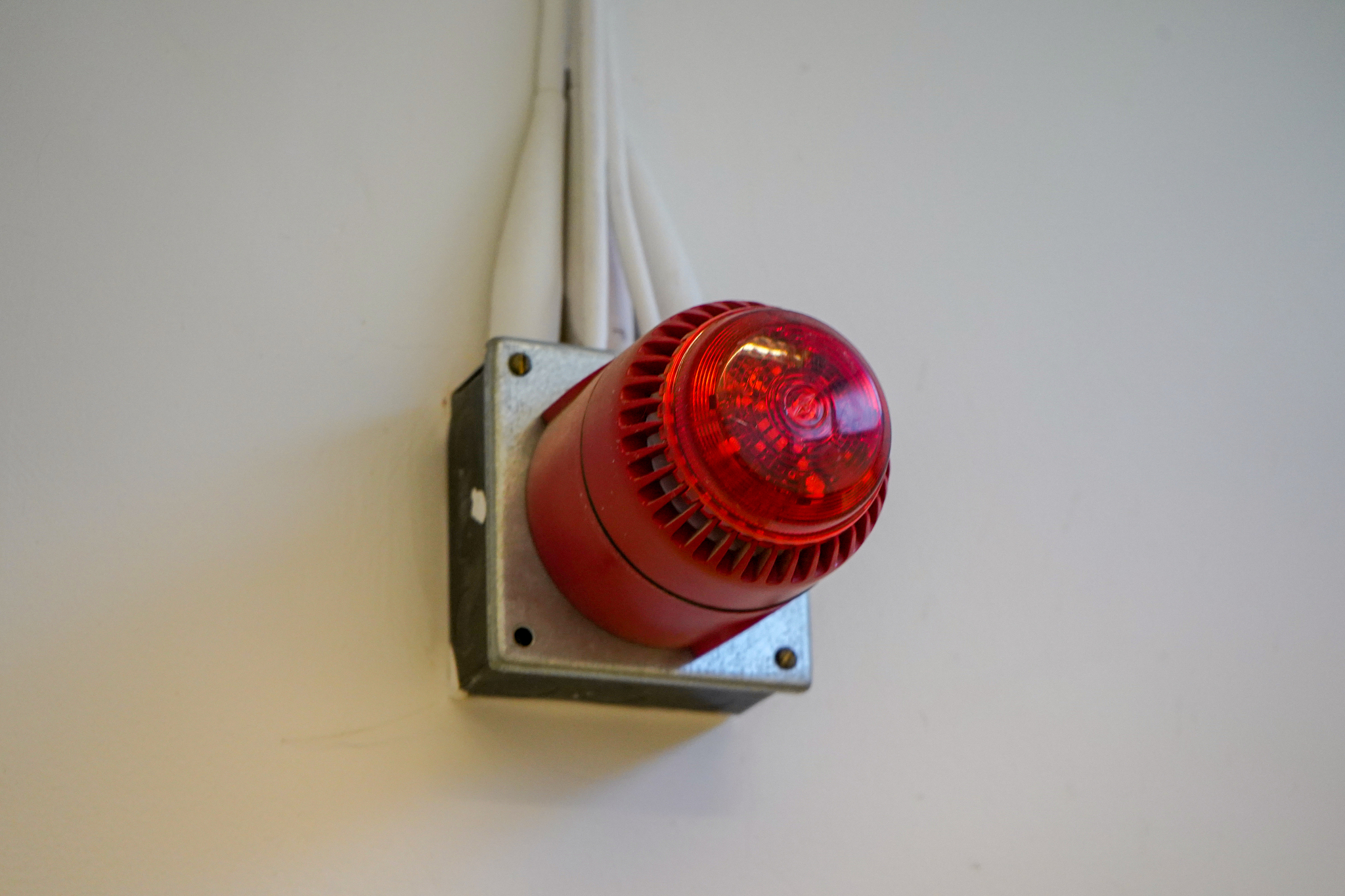 防爆应急灯无法关闭？快速排查解决方法！