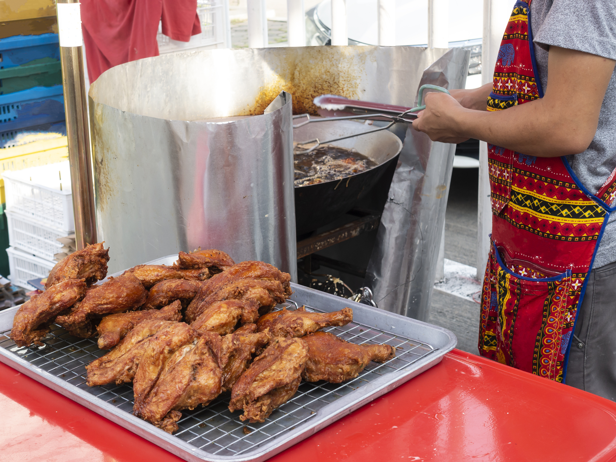 那你写一份关于巨量本地推直播的直播间话术吧 要求：卖的是烤鸡 有前言 用户痛点 产品卖点 以及价格实惠 五分钟的直播间话术