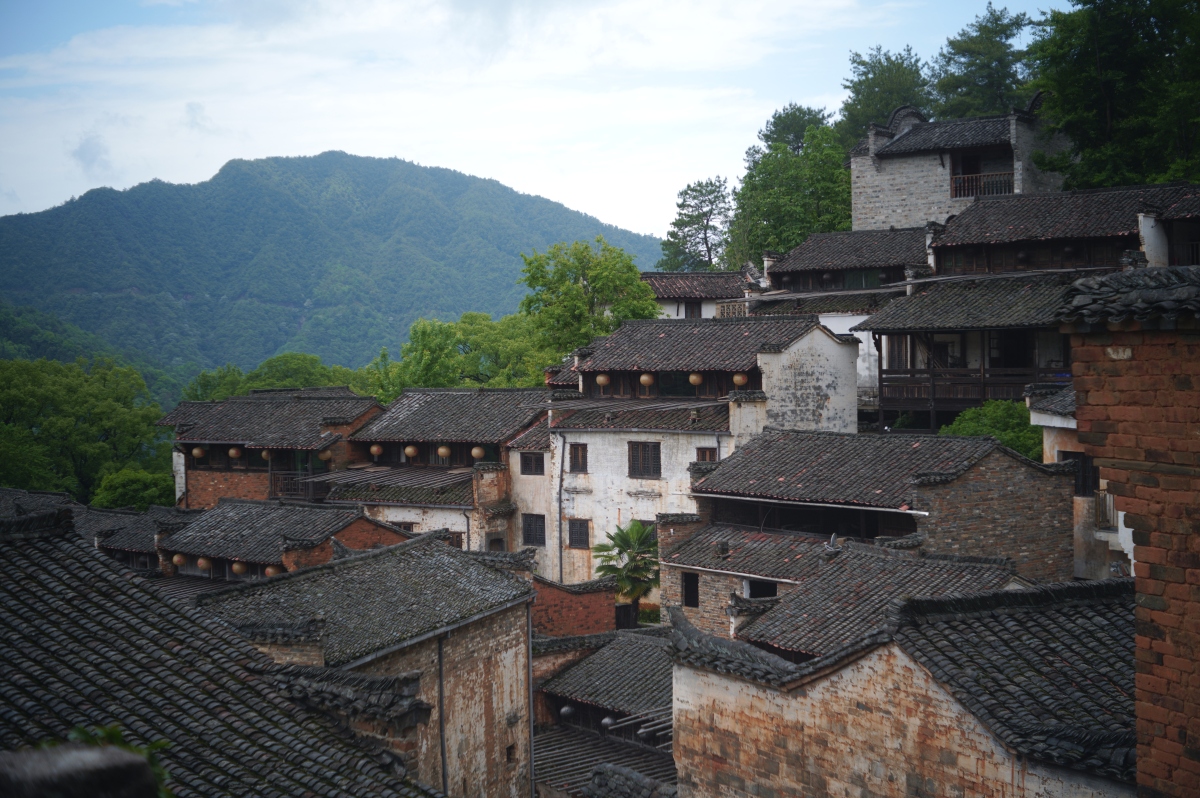 写一篇关于缙云旅游疗休养的宣传文案包含仙都、河阳古民居、岩下石头村、锦江