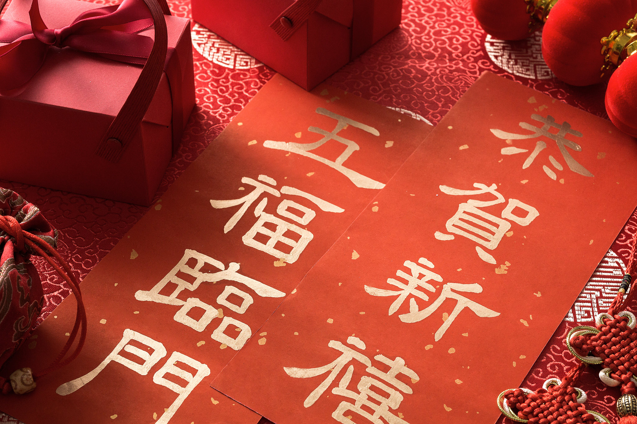 小学生作文：贴春联，传承新年习俗