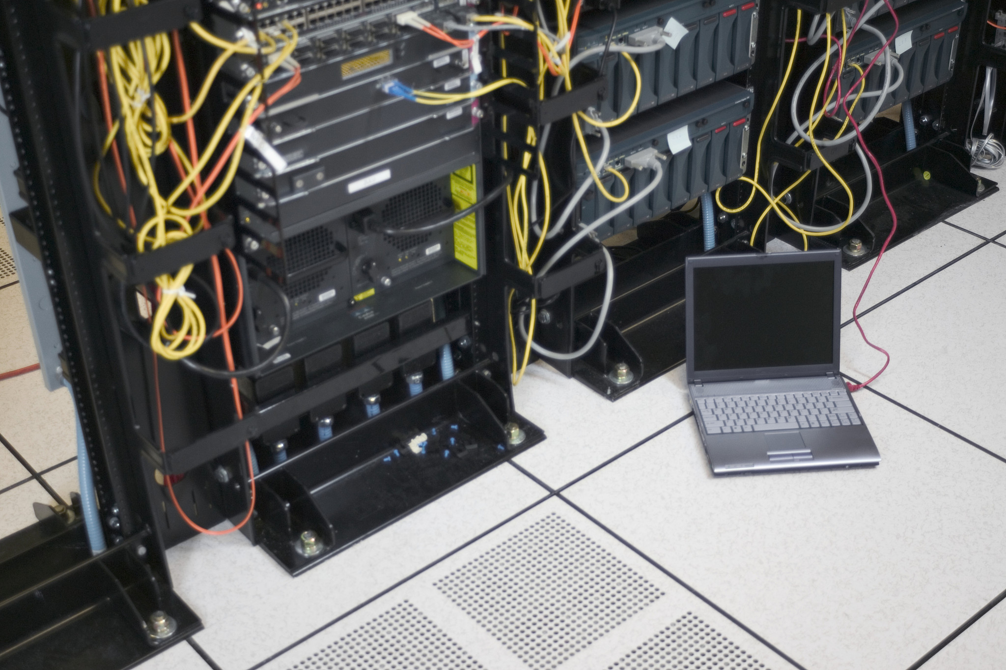 我能拿服务器当电脑嘛？