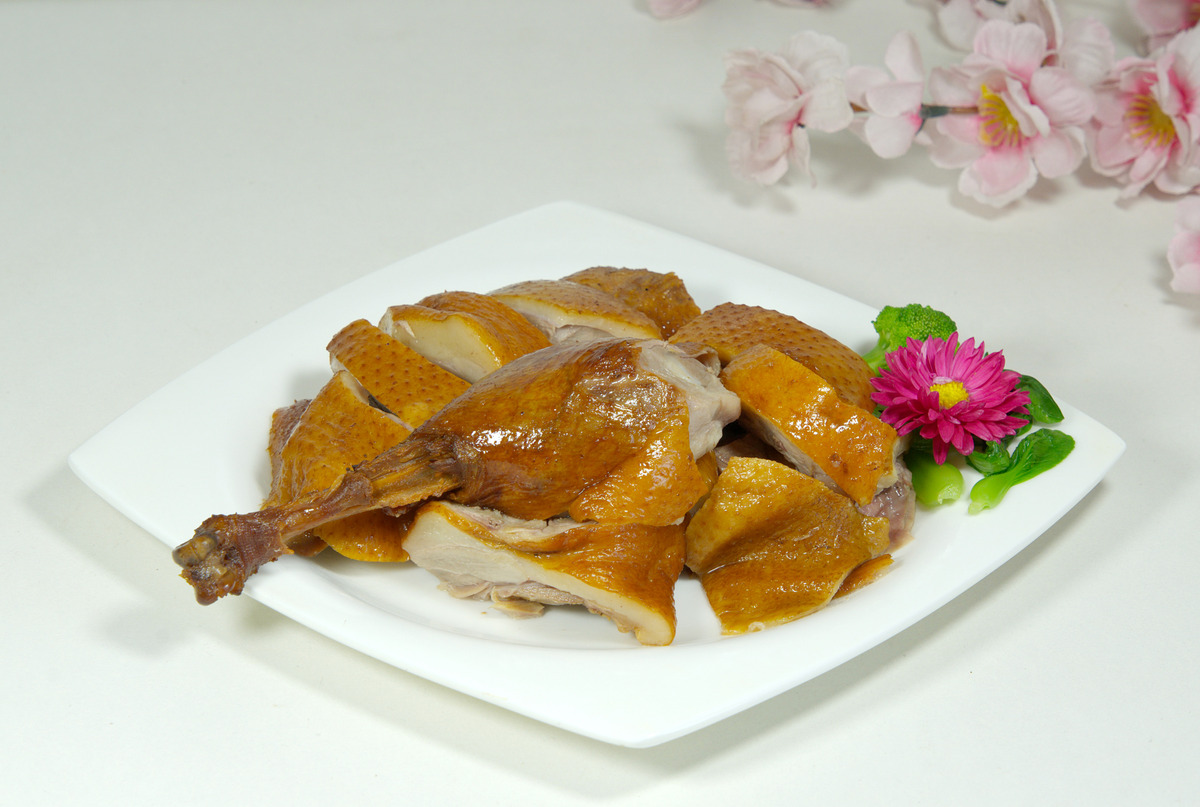 客家咸鸡：传统美食，客家文化缩影