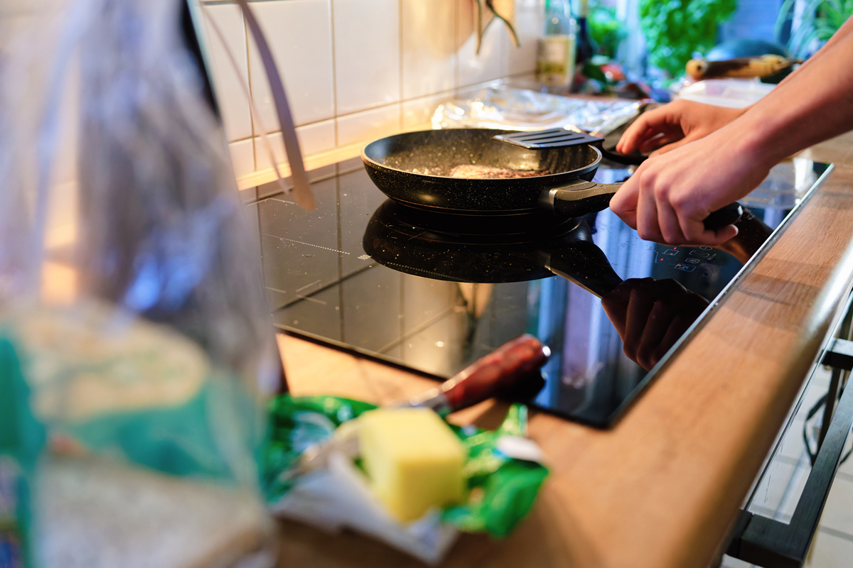 农村姐妹田间劳作，回家做饭温馨日常 - 短视频剧本