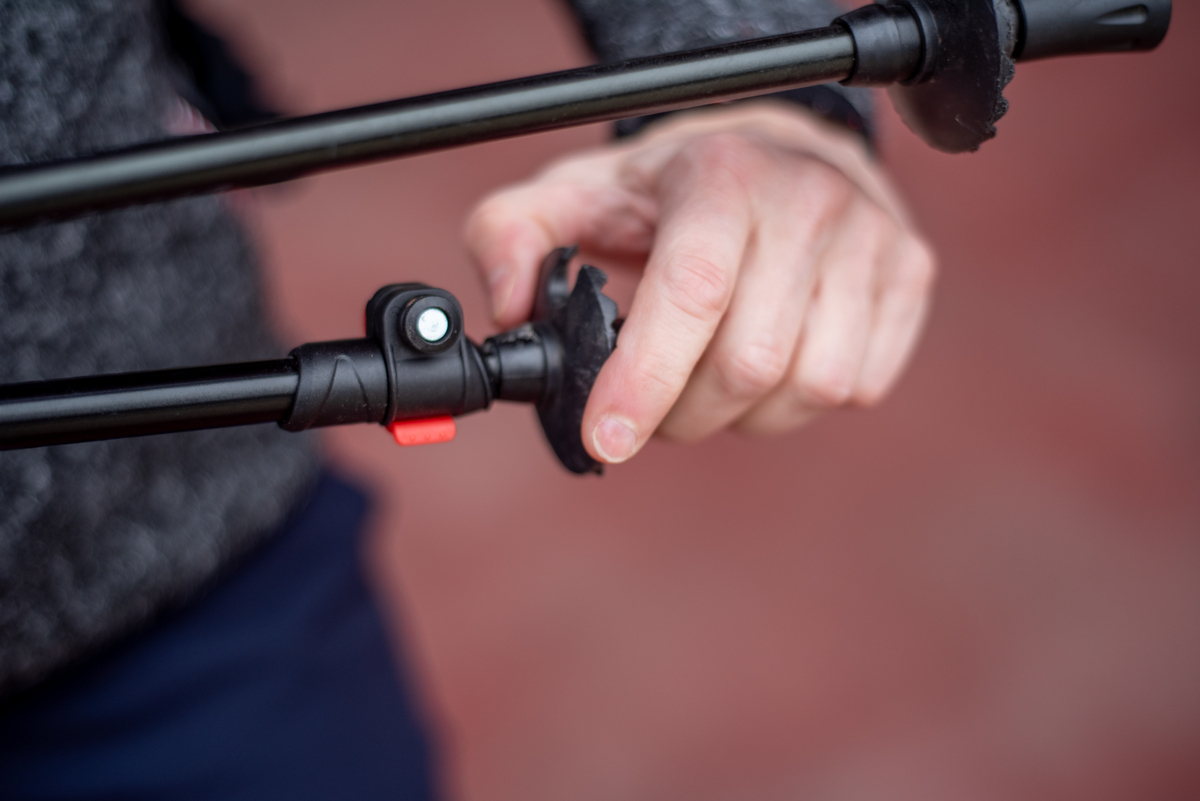 越野轮滑的传统式手杖高度需调整到什么位