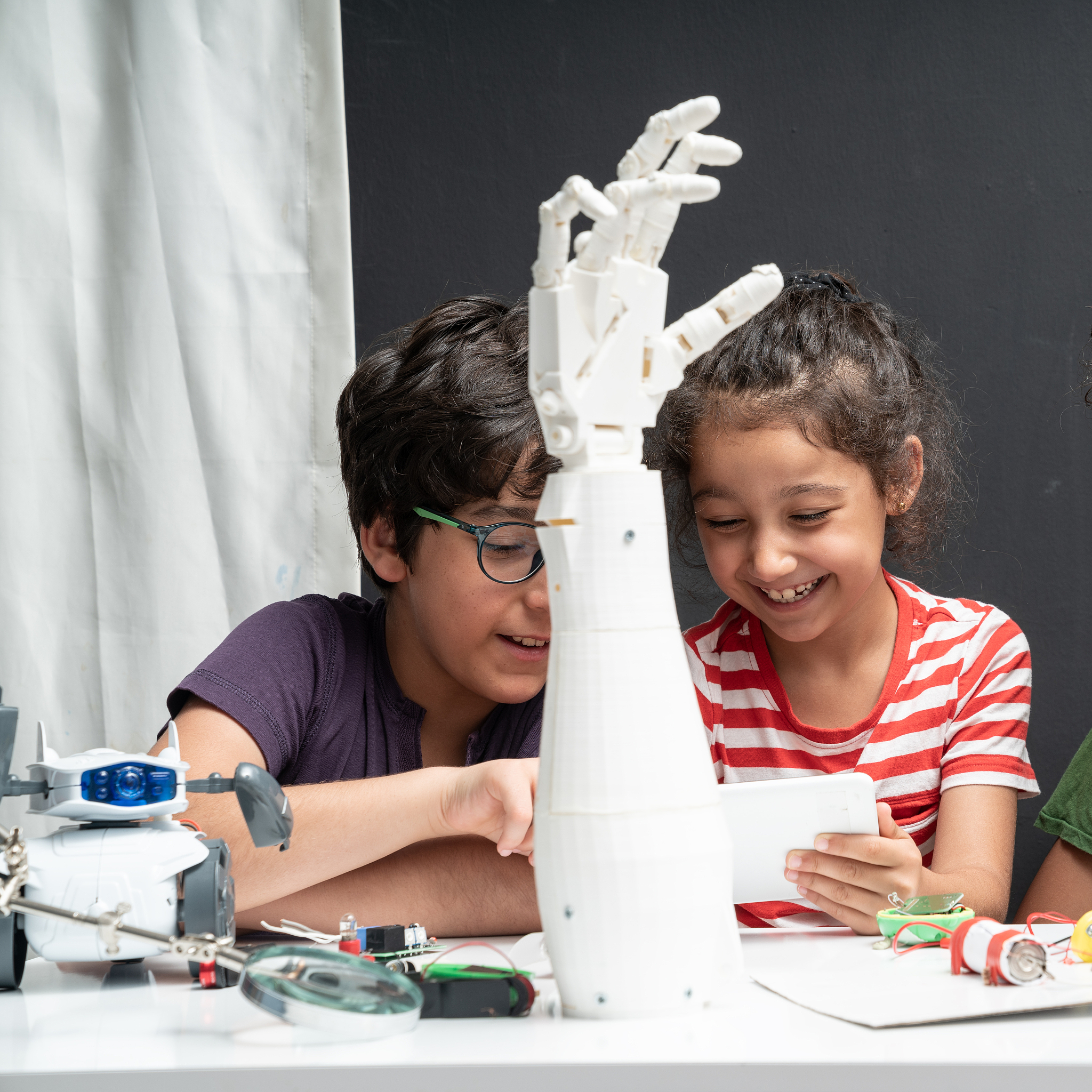 2019年泸州市电子机械学校招生简介