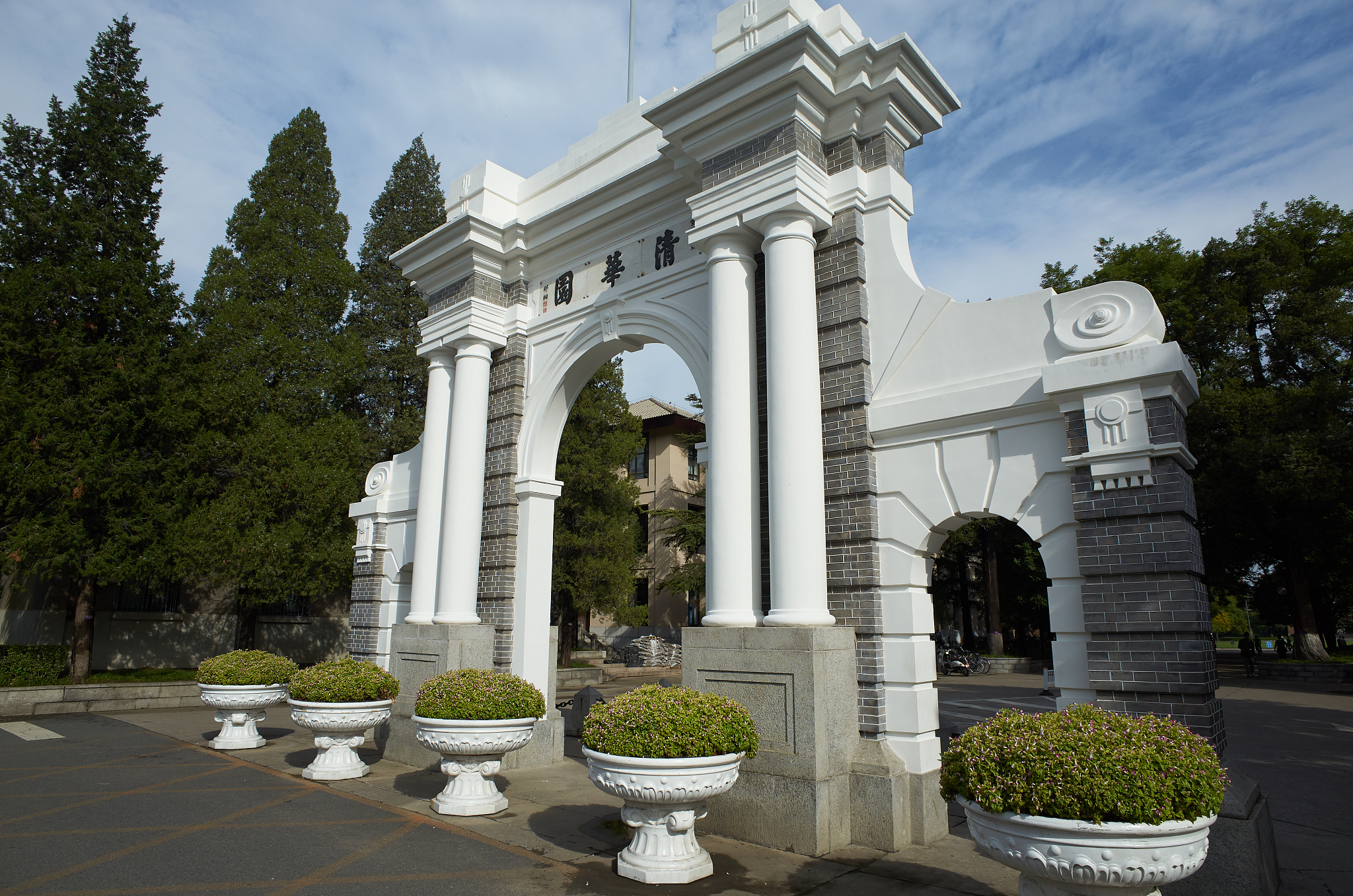 北京清华大学二校门