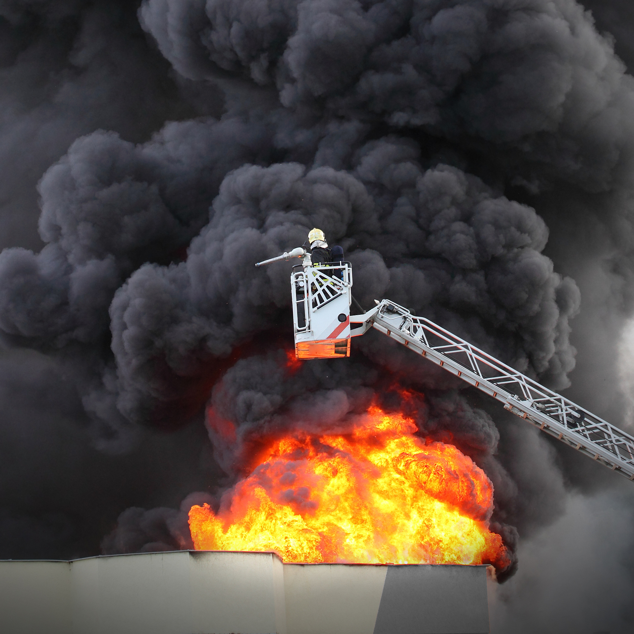 有机过氧化物和金属过氧化物着火风险：机理、危害和应对方法
