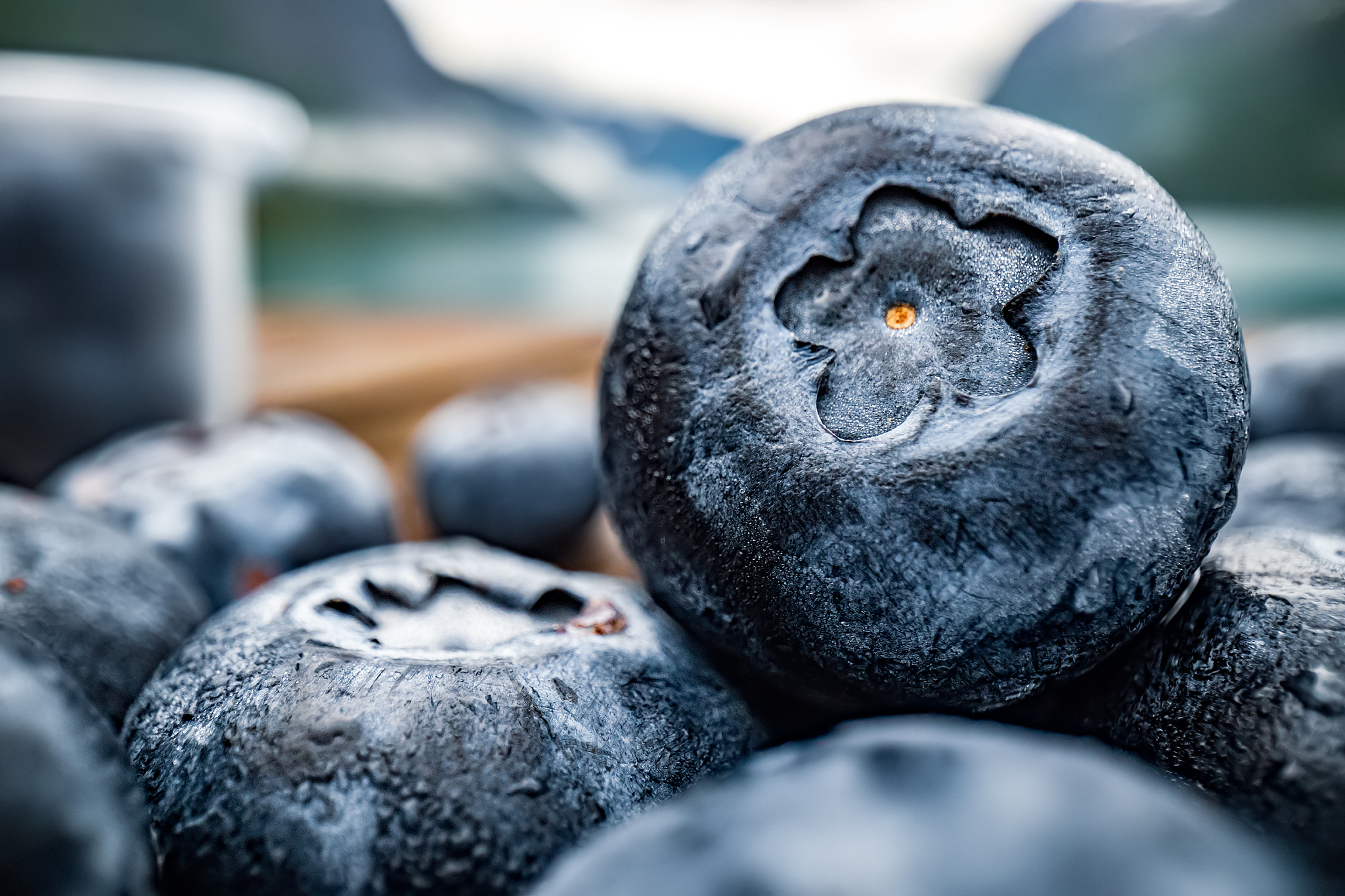 英文润色以下句子使其表达更学术化。PurplesweetpotatoanthocyaninsPSPAareeffectiveantioxidantsOurstudyshowedthatPSPAhasgoodinvitroantioxidantactivityandstabilityandtheantioxidantactivitywaspositivelycorrelatedwiththeconc