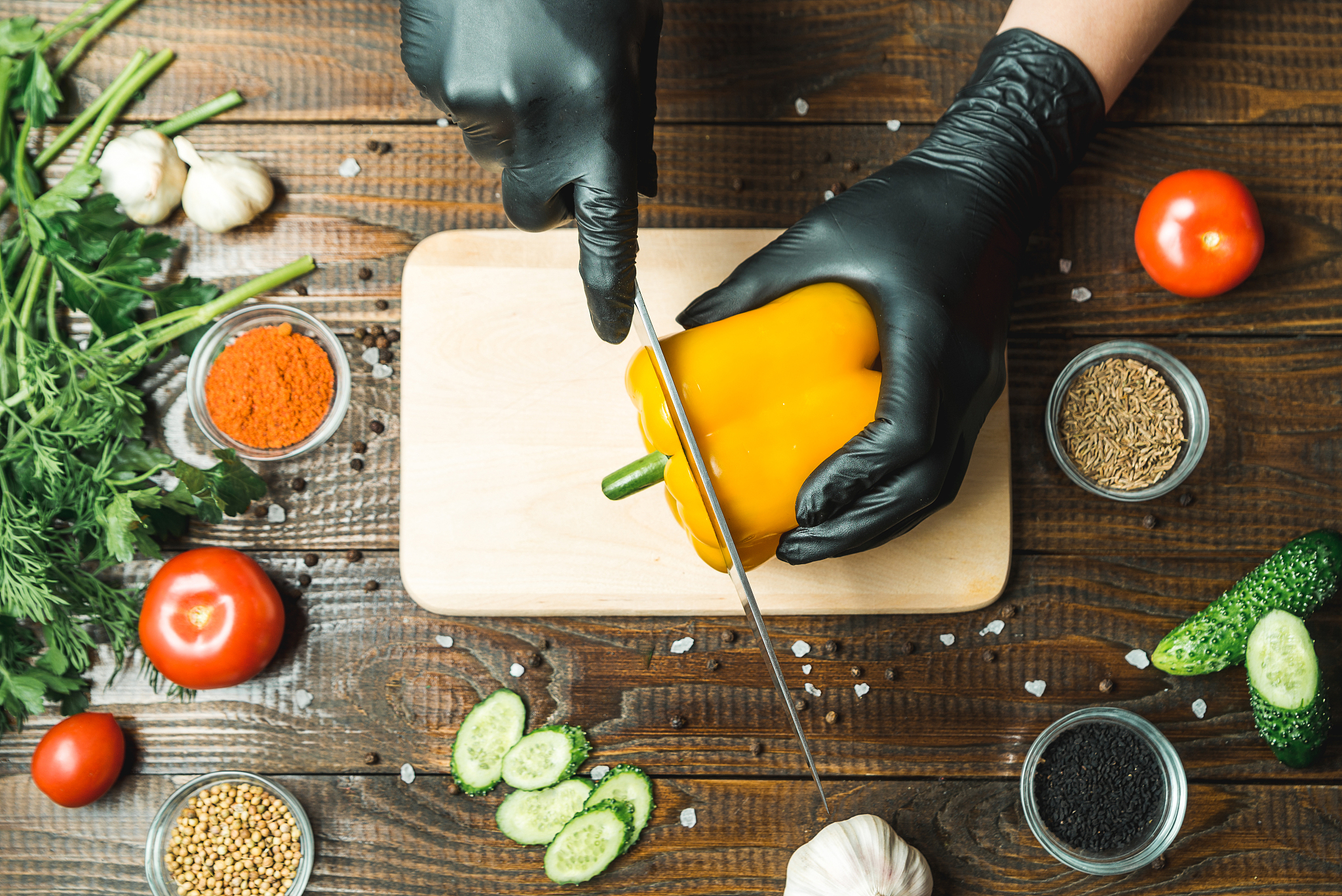 贵阳轻轨学校有哪些适合女生的专业？