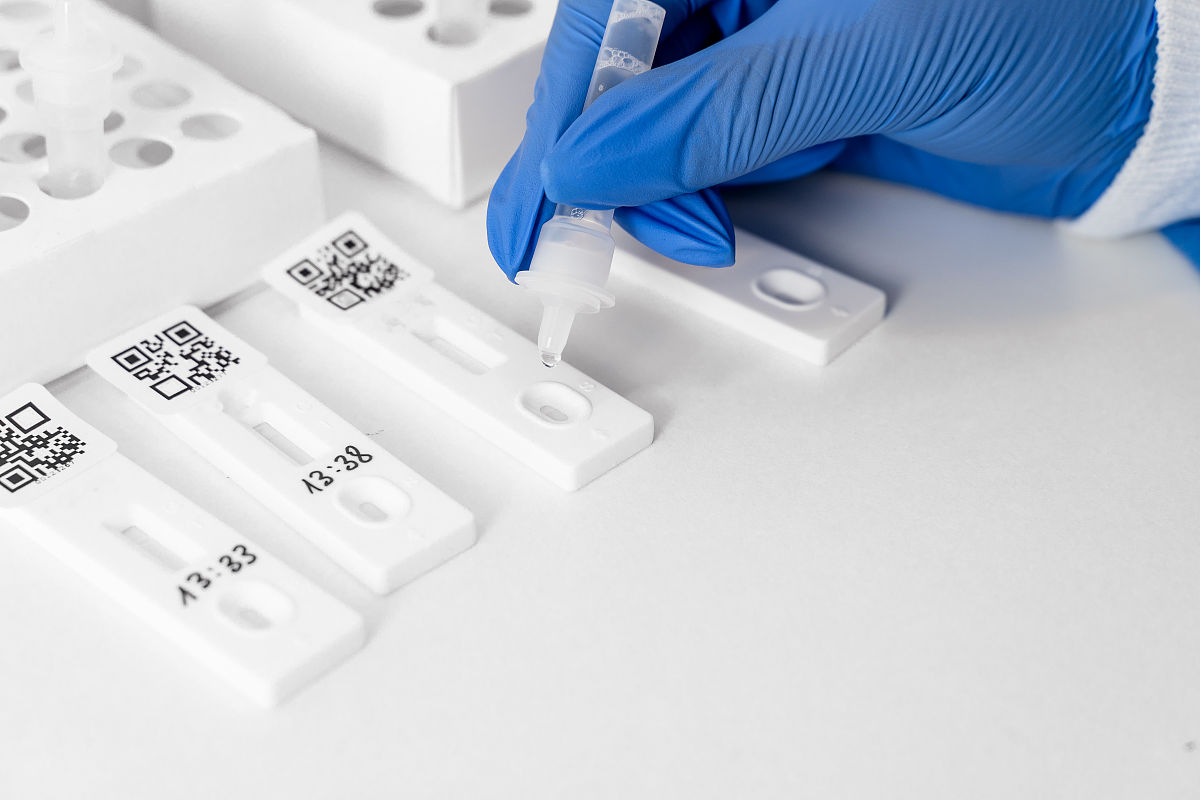 请给出一份完整的测试计划并给出示例