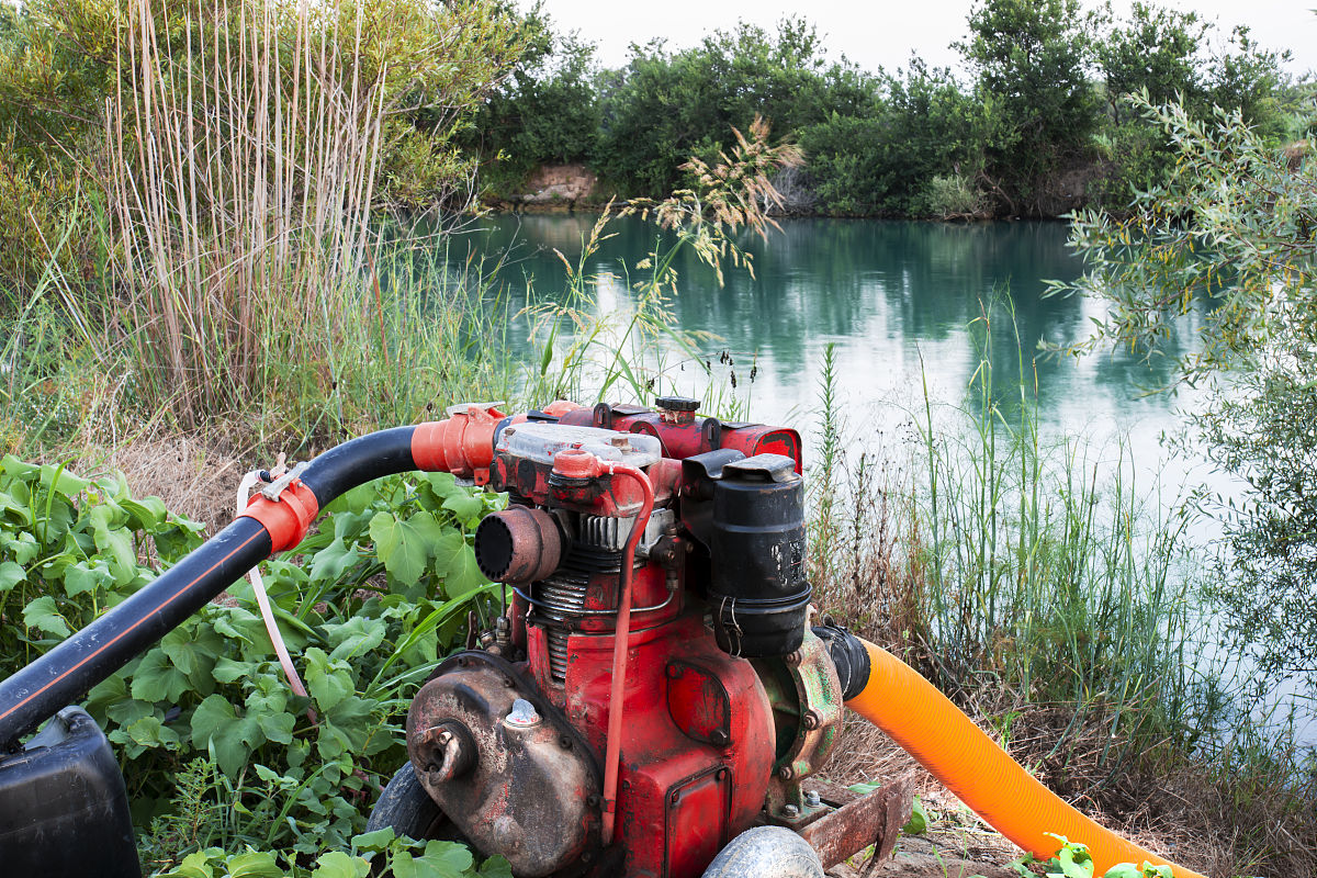植树机器人储水浇水系统 - 设计原理与组成