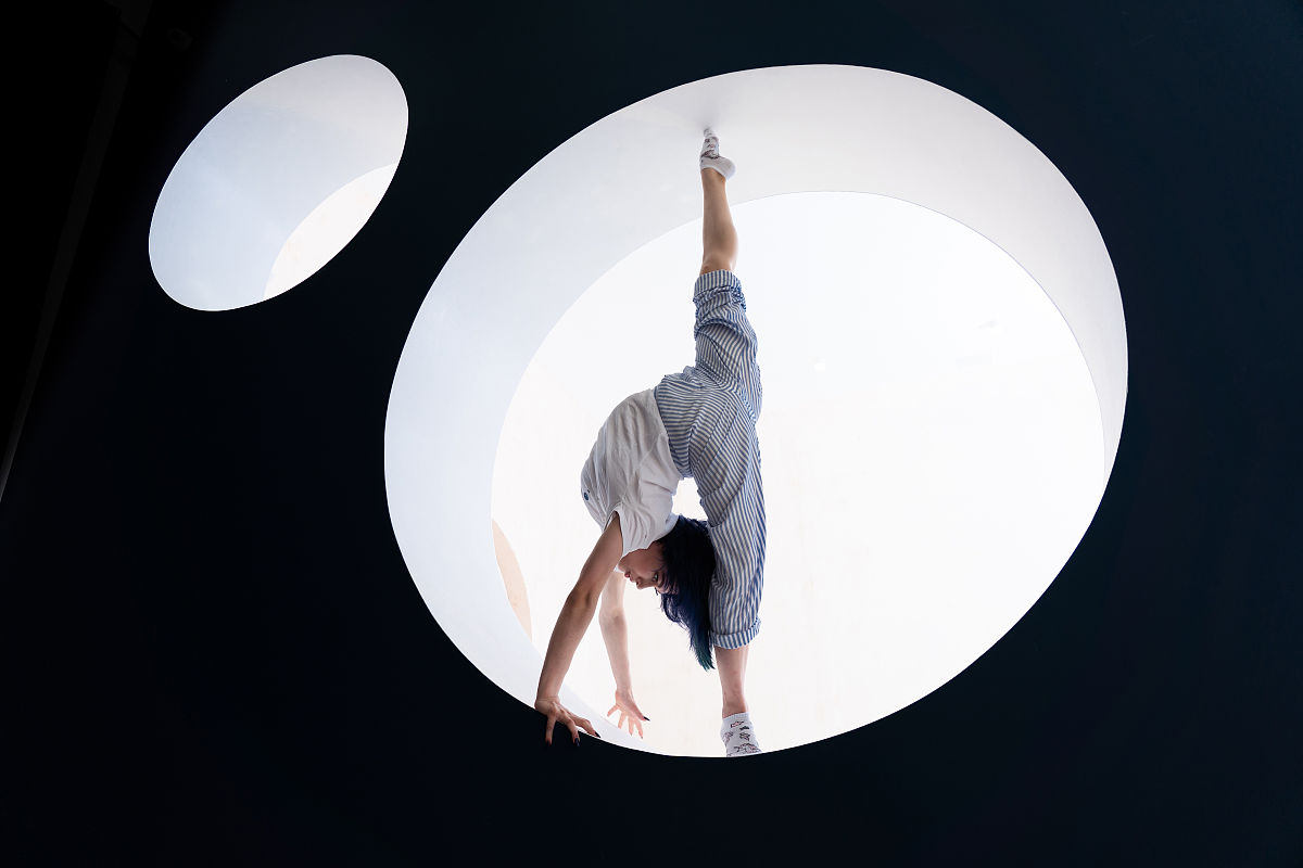 小学三年级学期评语要求文艺的有趣的字数不小于100