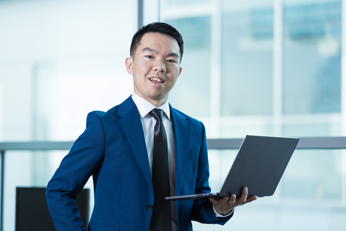 男生做什么工作工资高 2023比较适合男生的职业有哪些