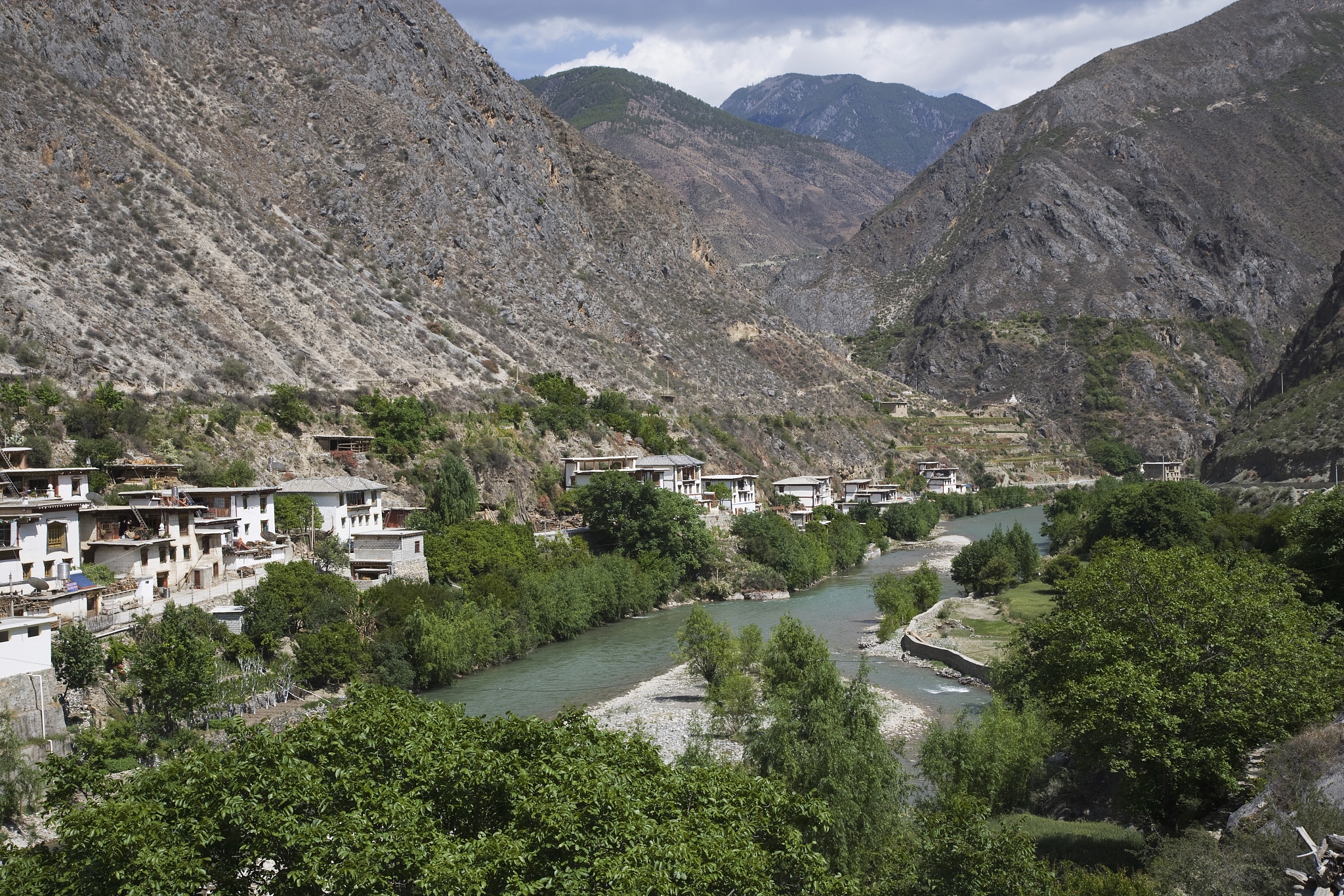丽江至香格里拉铁路开建！贵阳铁路职业学校助力云南旅游发展