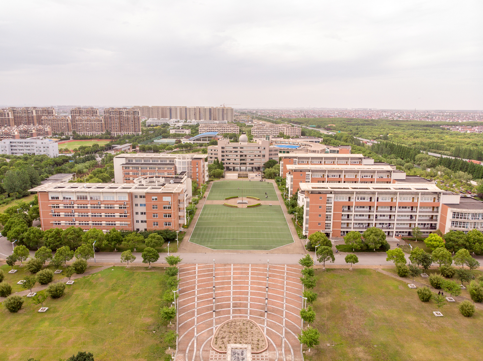 泰州职业技术学院中专部2023年新校区地址：海陵区