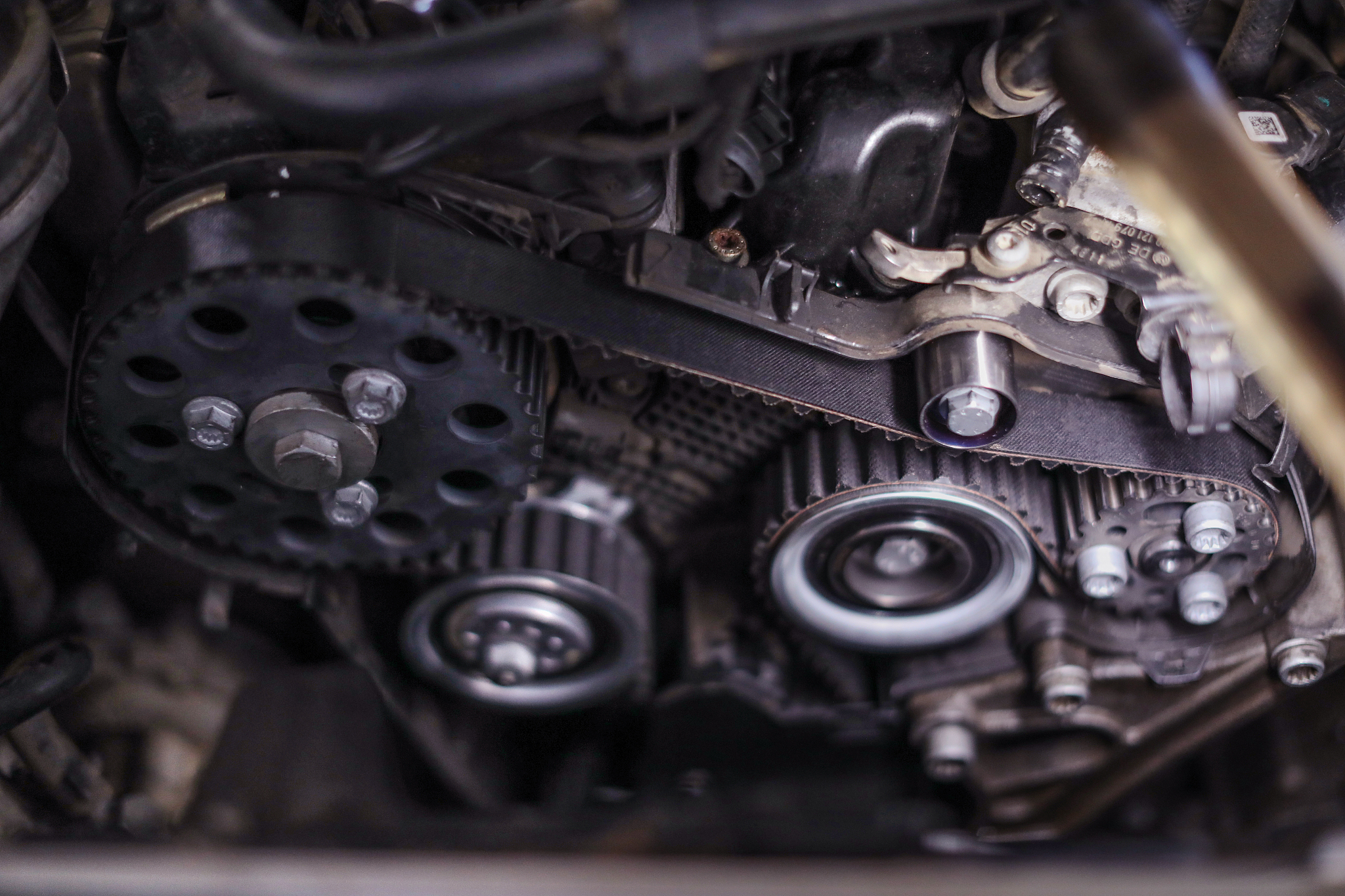 奥迪+A4L+二代+EA888+链条断了怎么判断气门有没有问题而且车启动以后挺平稳没有异常抖动 100字