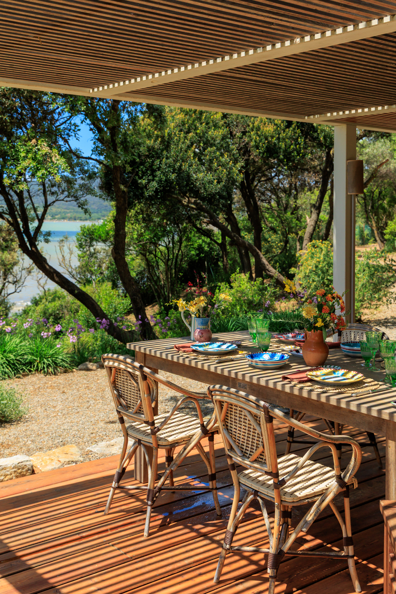 在小院里寻找夏天的乐趣享受舒适惬意的生活文案