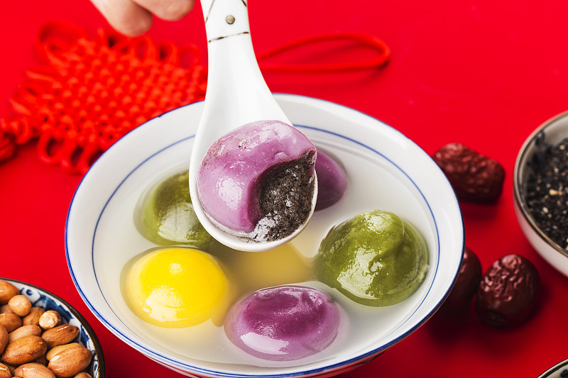 宁波汤圆冰箱放段时间一煮变成紫薯色