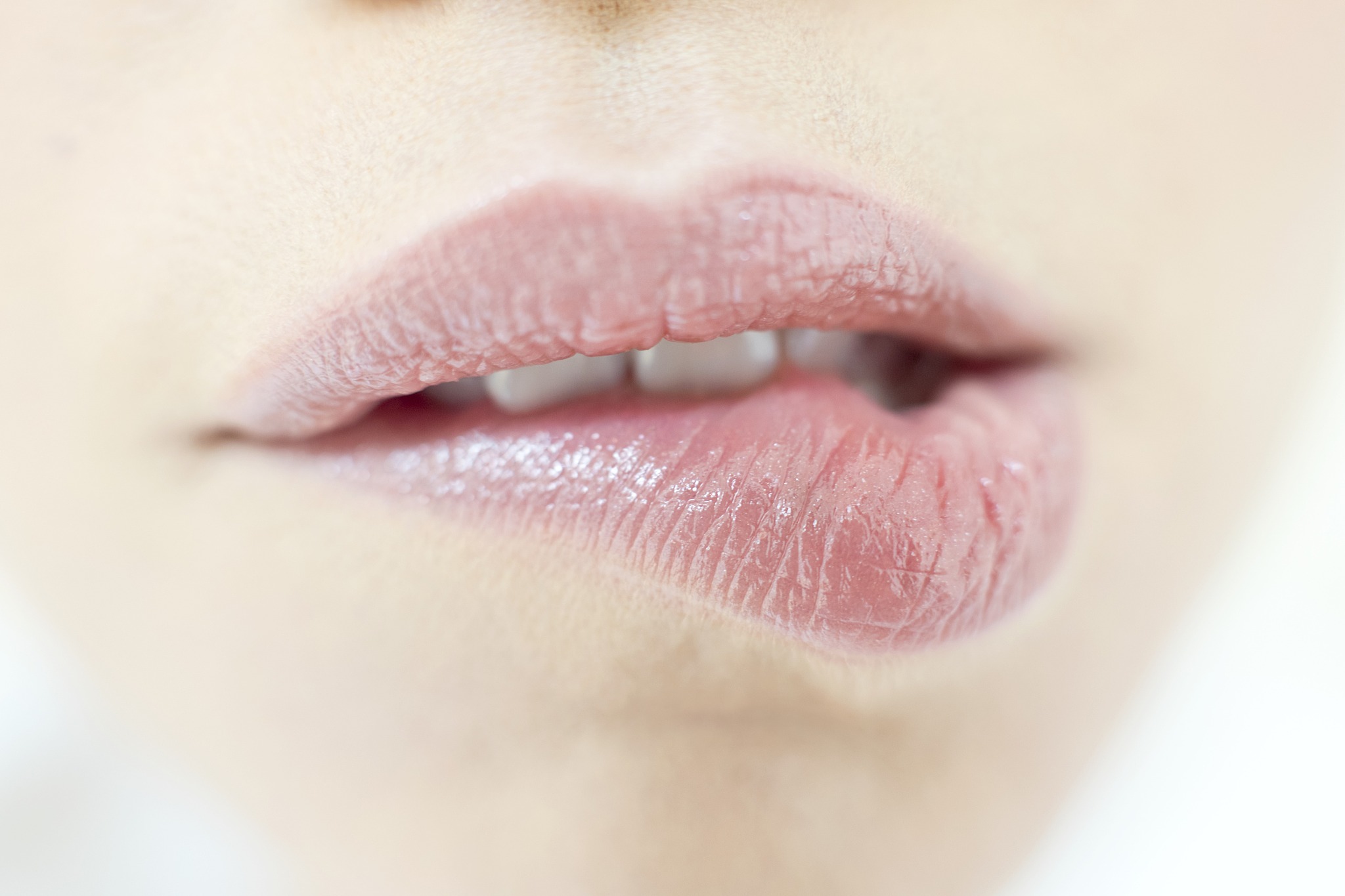 嘴巴起皮是什么原因